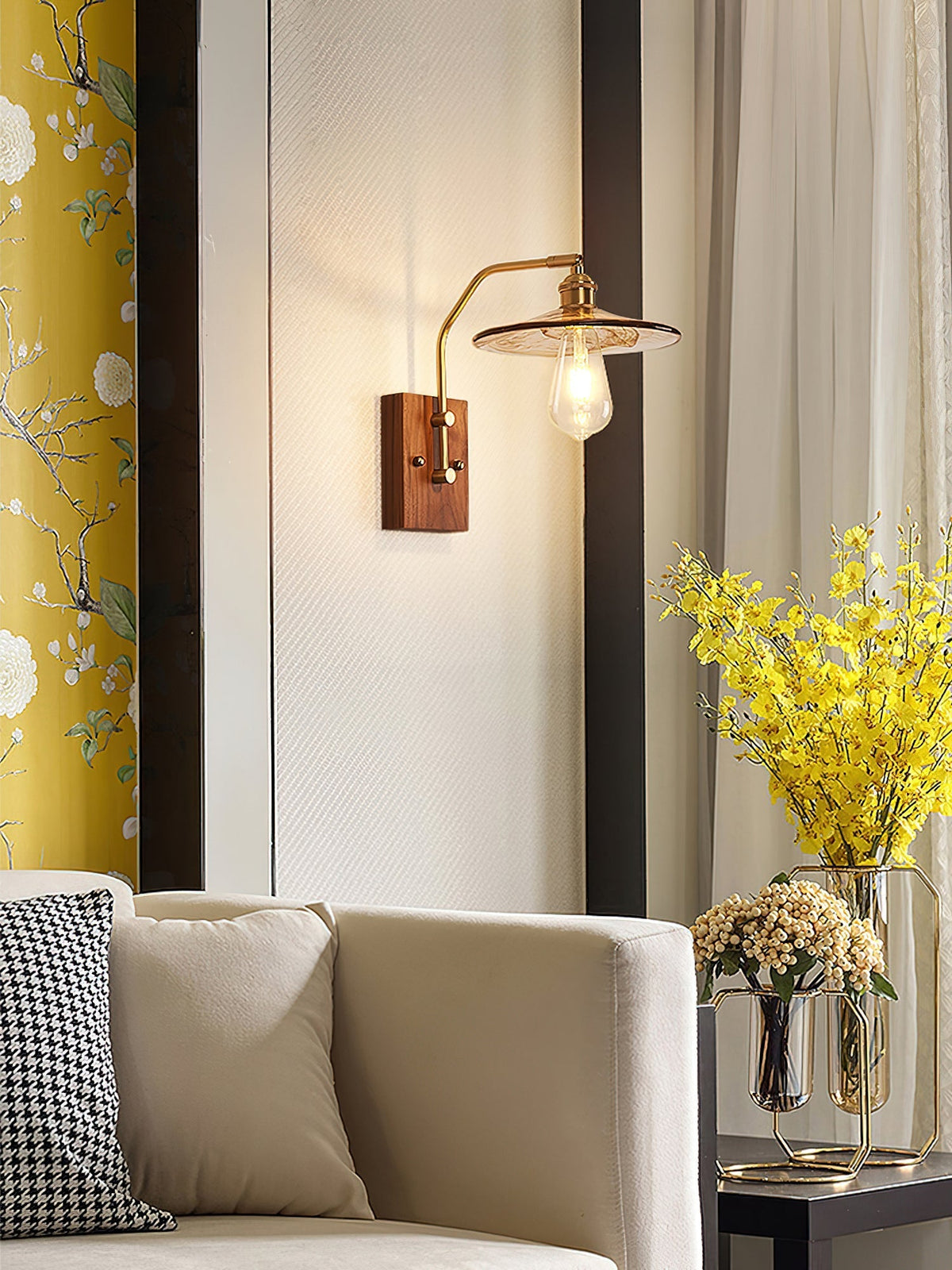 Umeris Elegance Vintage Walnut Wall Lamp