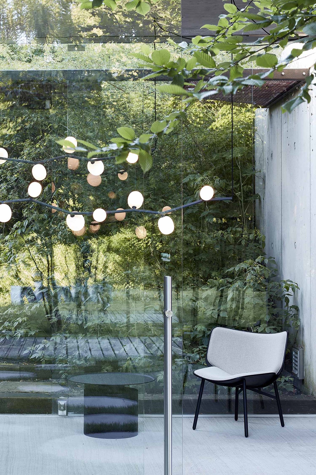 Lioreiella Horizontal Glass Pendant Lamp