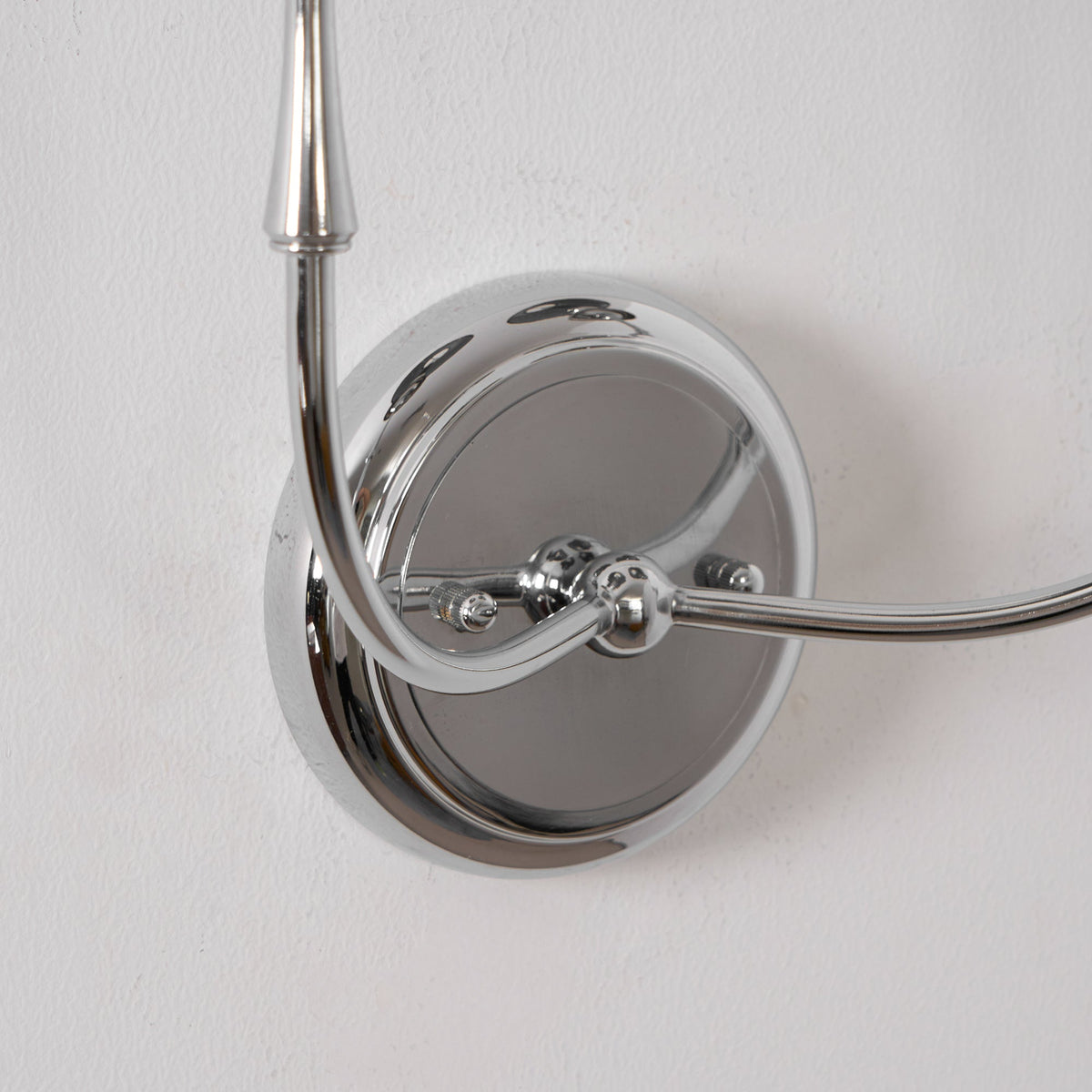 Viraarine Wall Lamp