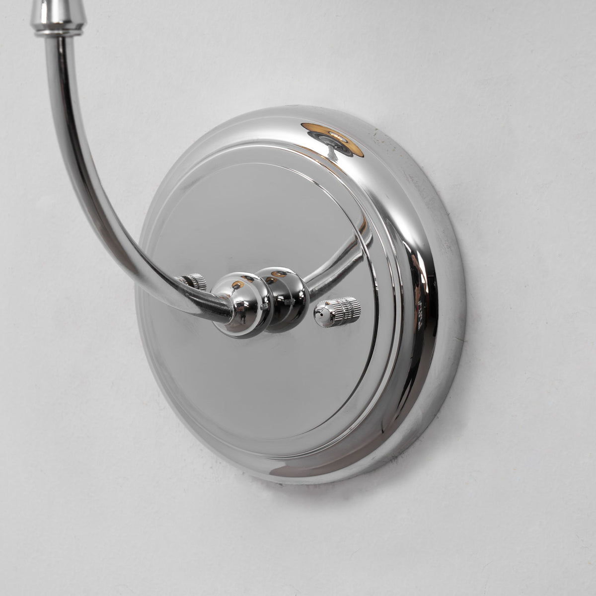Viraarine Wall Lamp