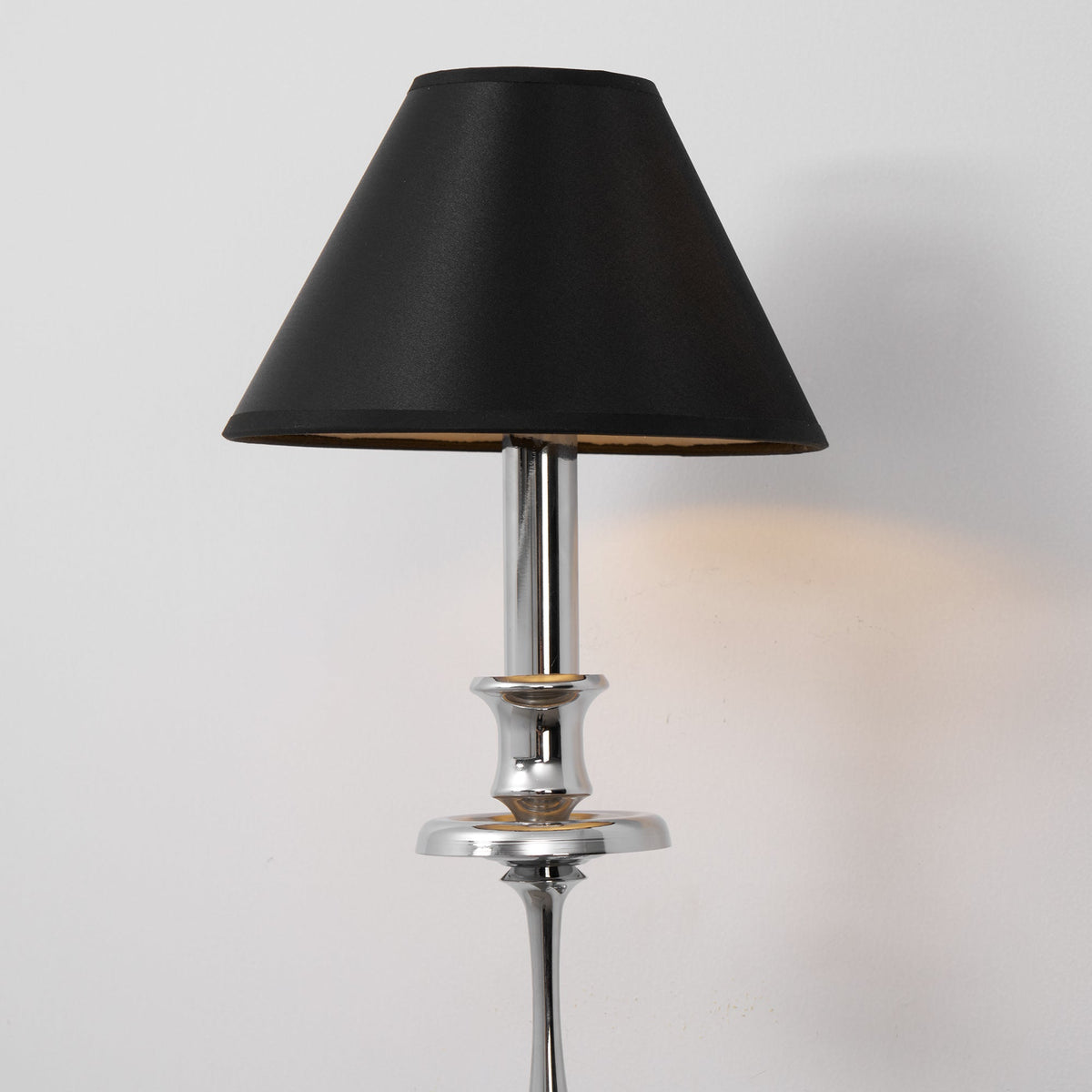 Viraarine Wall Lamp