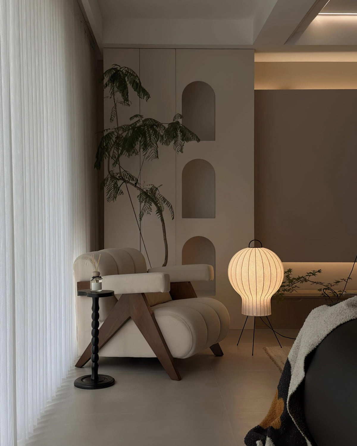Elaiine Floor Lamp