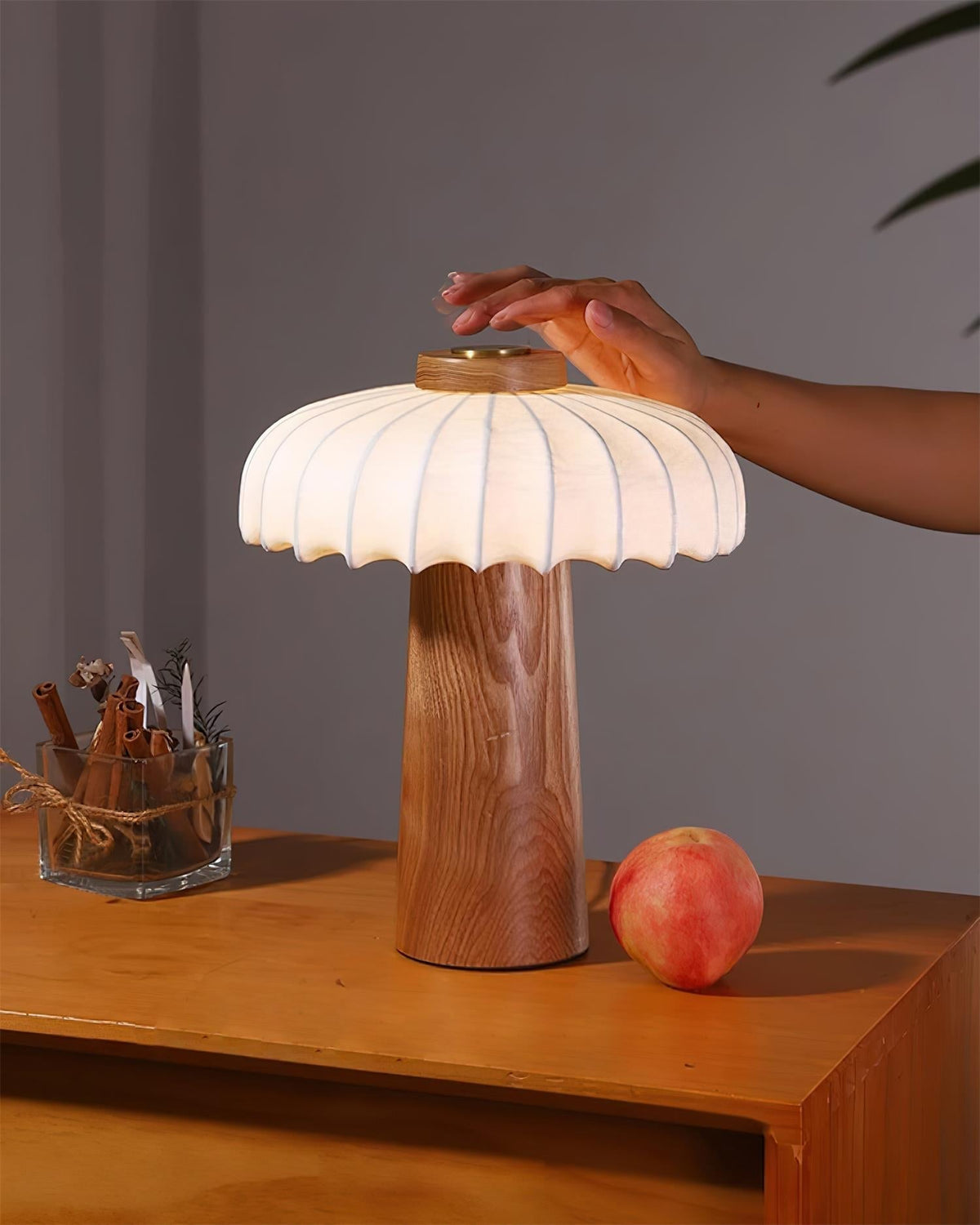 Teriarielle Table Lamp