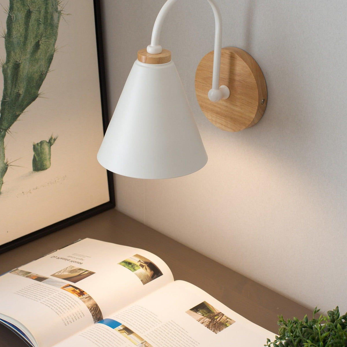 Ravegor Nordic Wood Wall Lamp