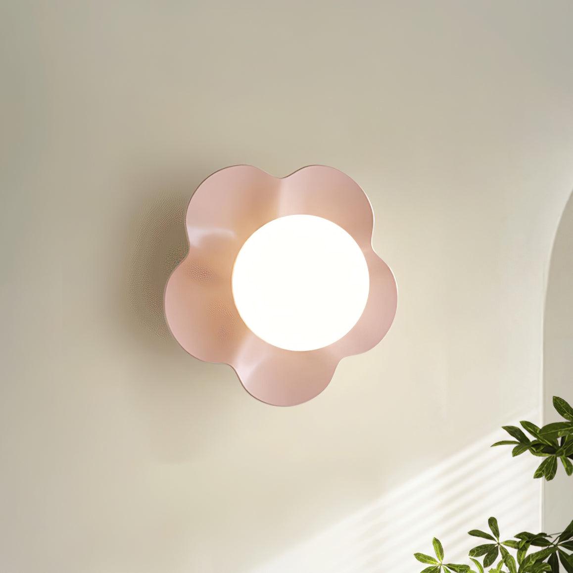 Petalia Wall Lamp