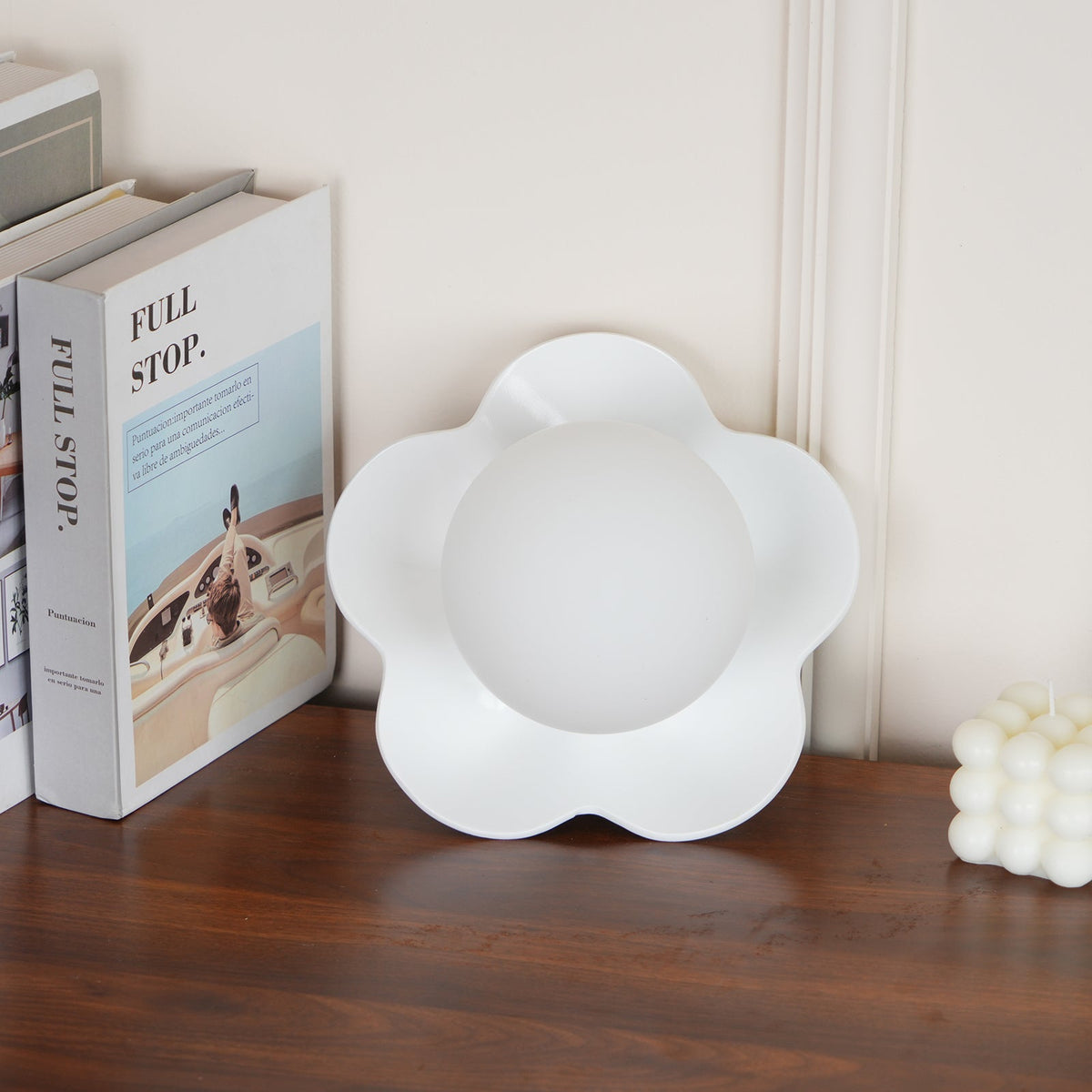 Petalia Wall Lamp