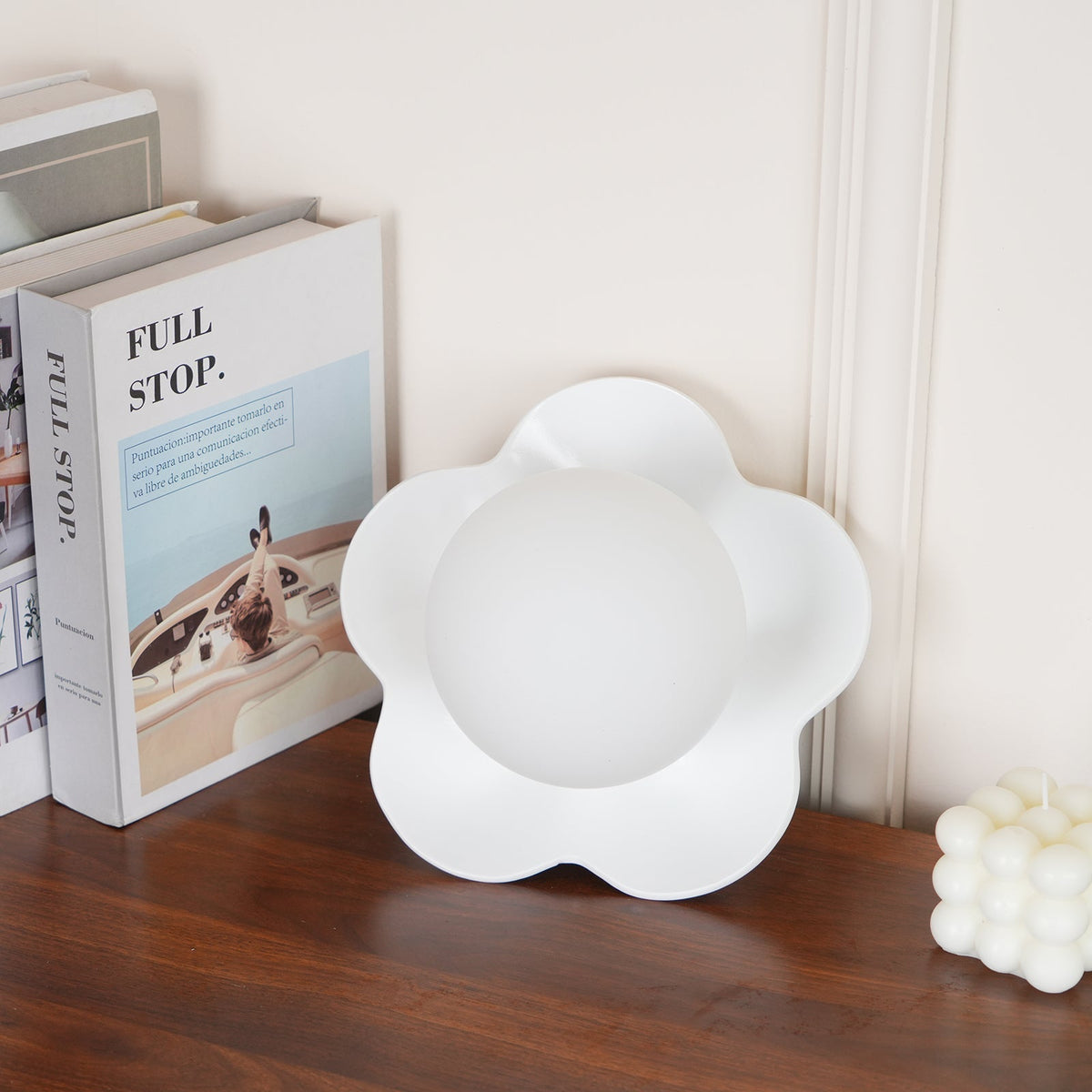 Petalia Wall Lamp
