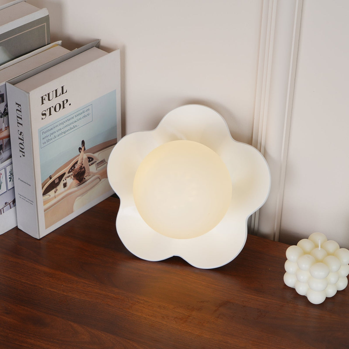 Petalia Wall Lamp