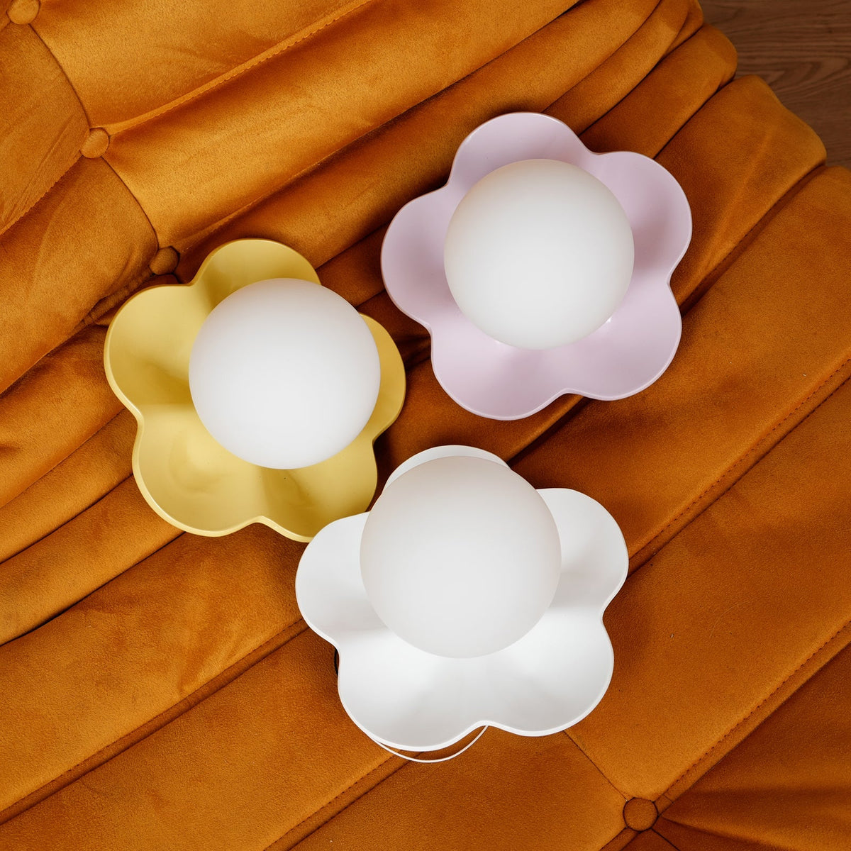 Petalia Wall Lamp
