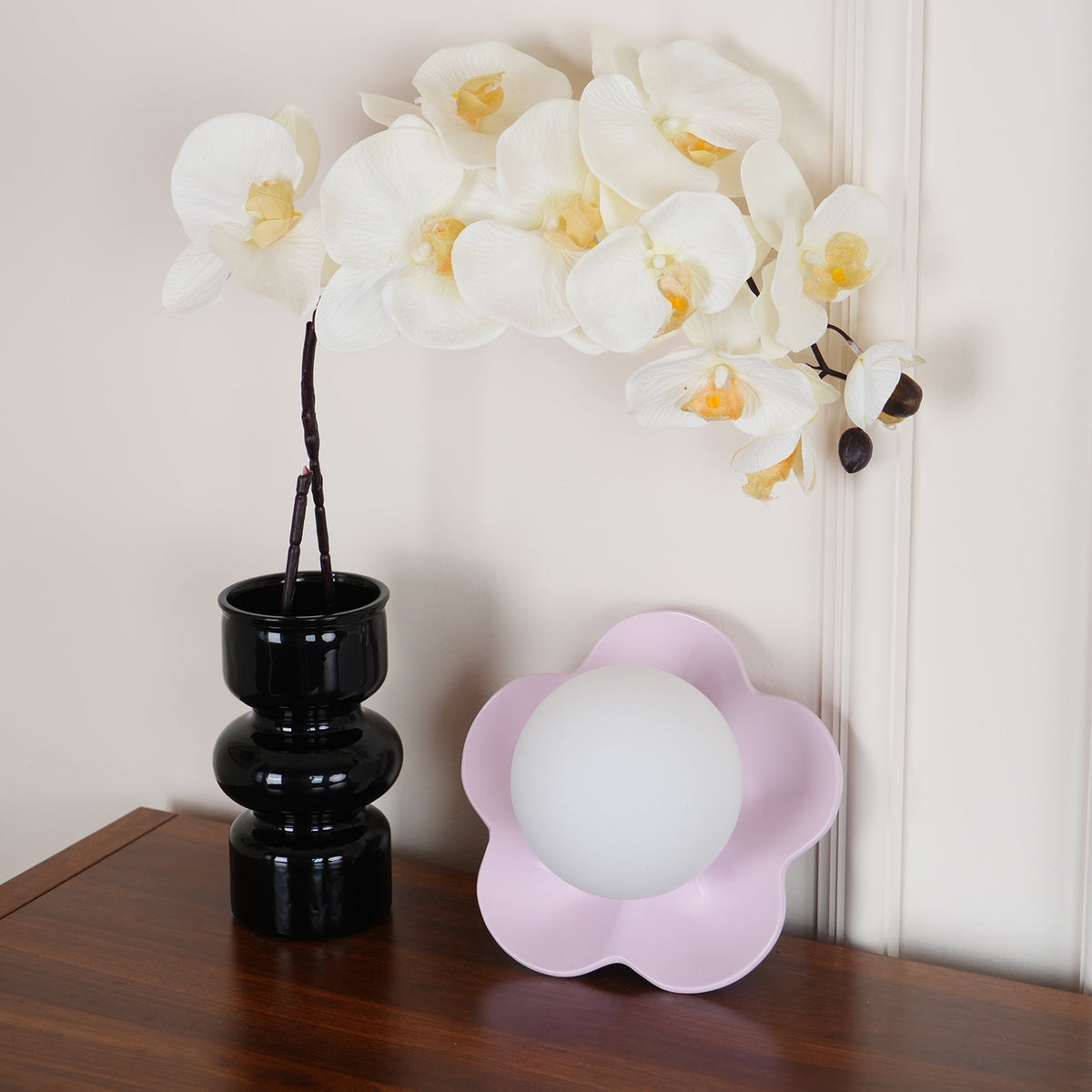 Petalia Wall Lamp