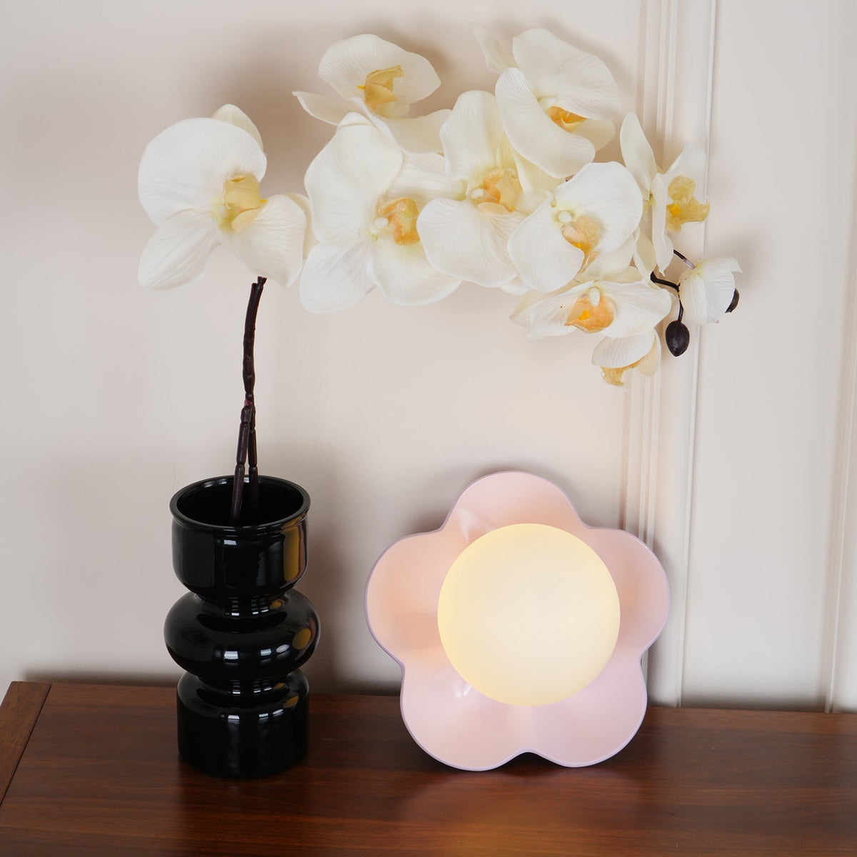 Petalia Wall Lamp
