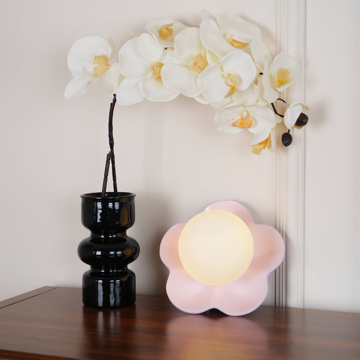 Petalia Wall Lamp