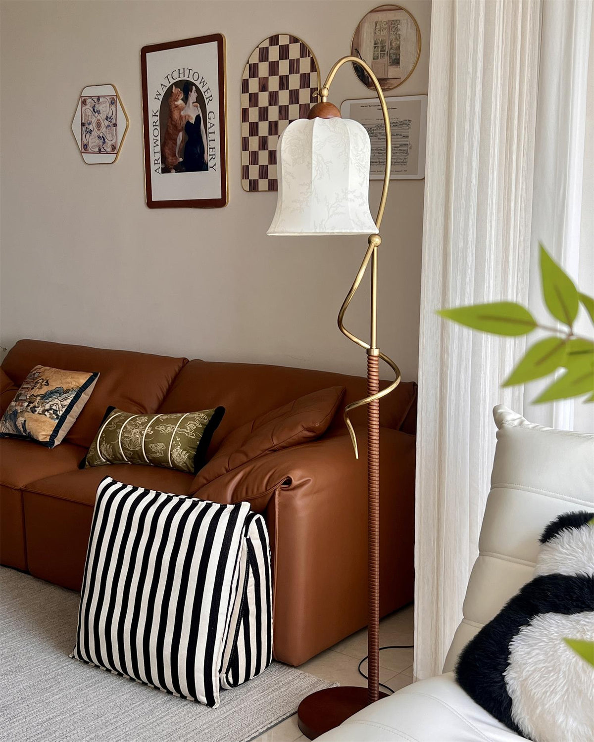Curvel Floor Lamp