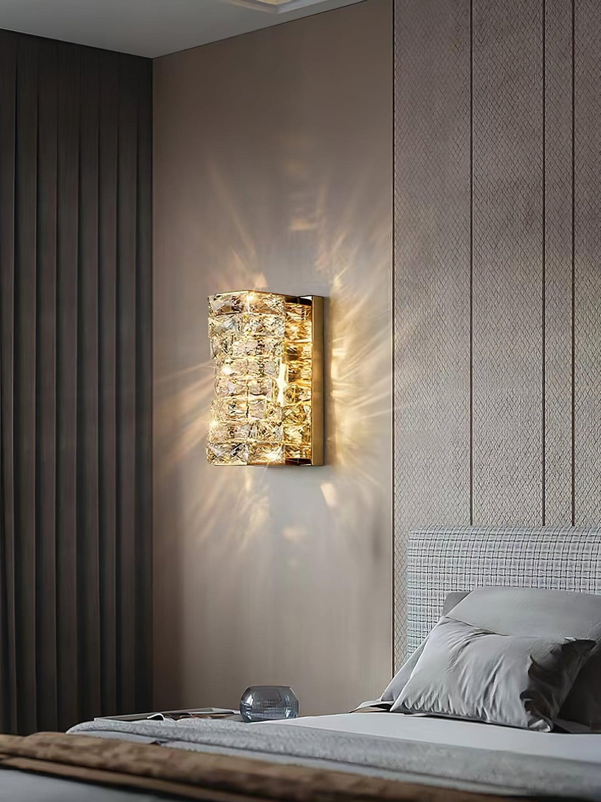 Ilvelia Postmodern Luxury Crystal Wall Light