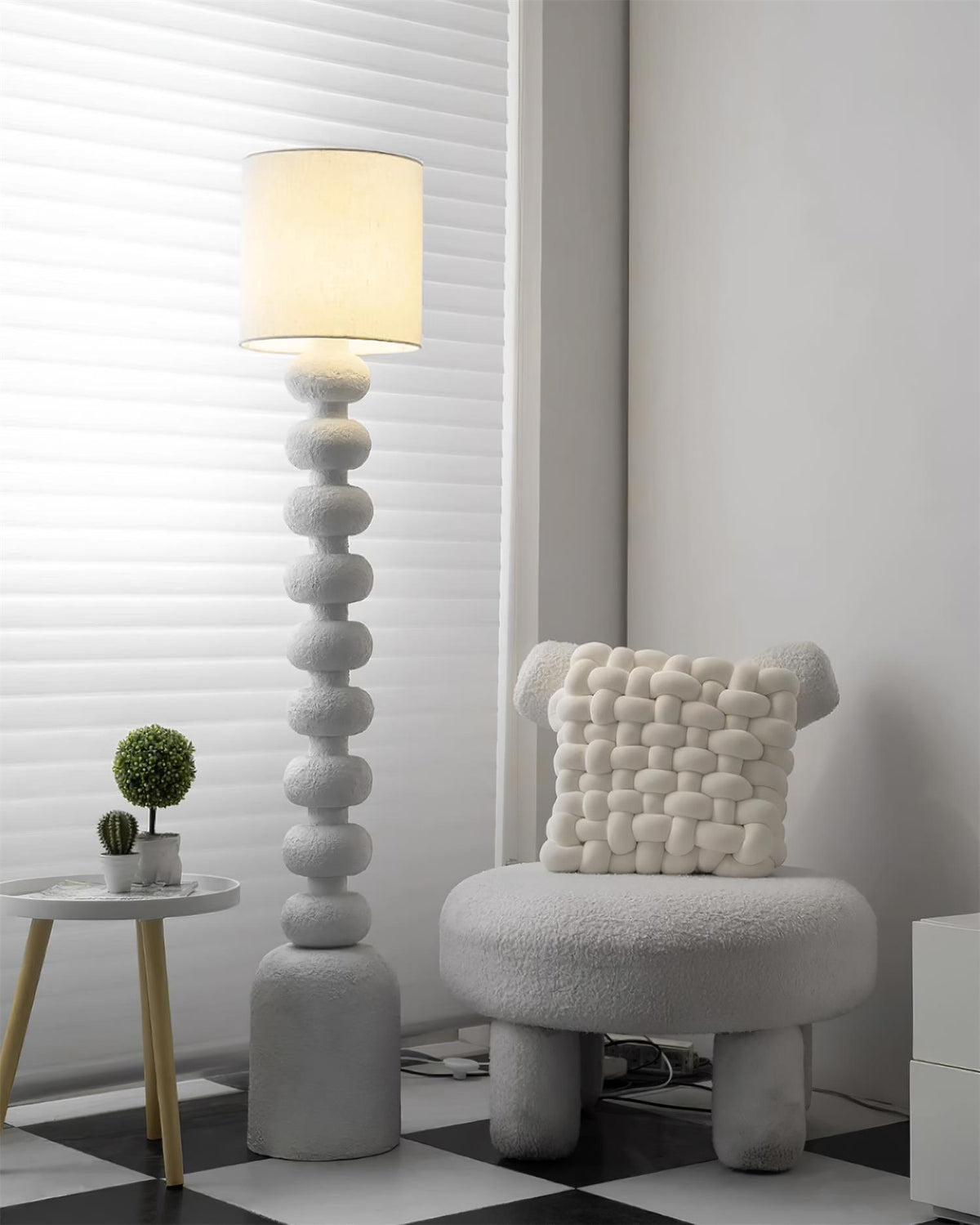 Selalelia Floor Lamp