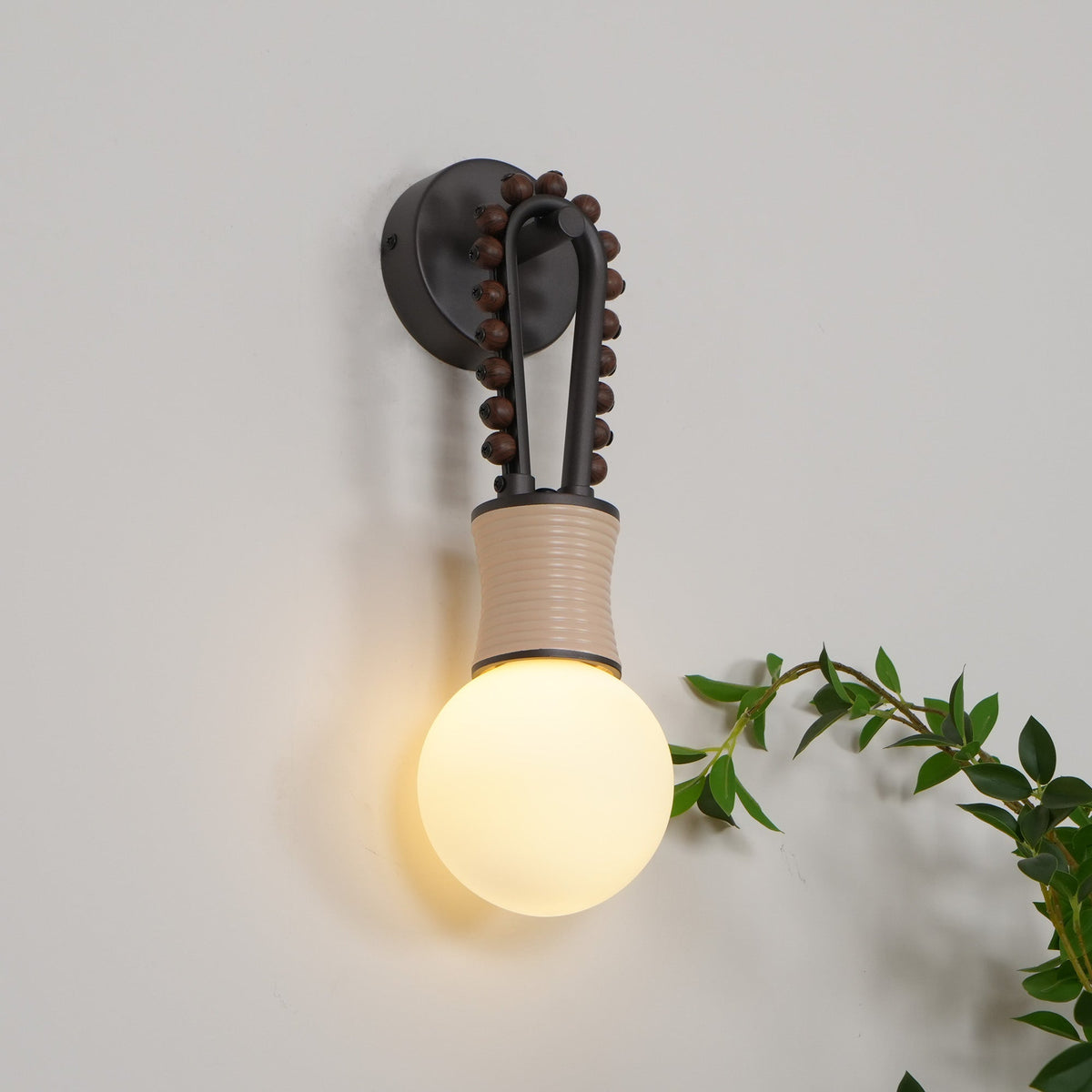 Velisora Wall Lamp
