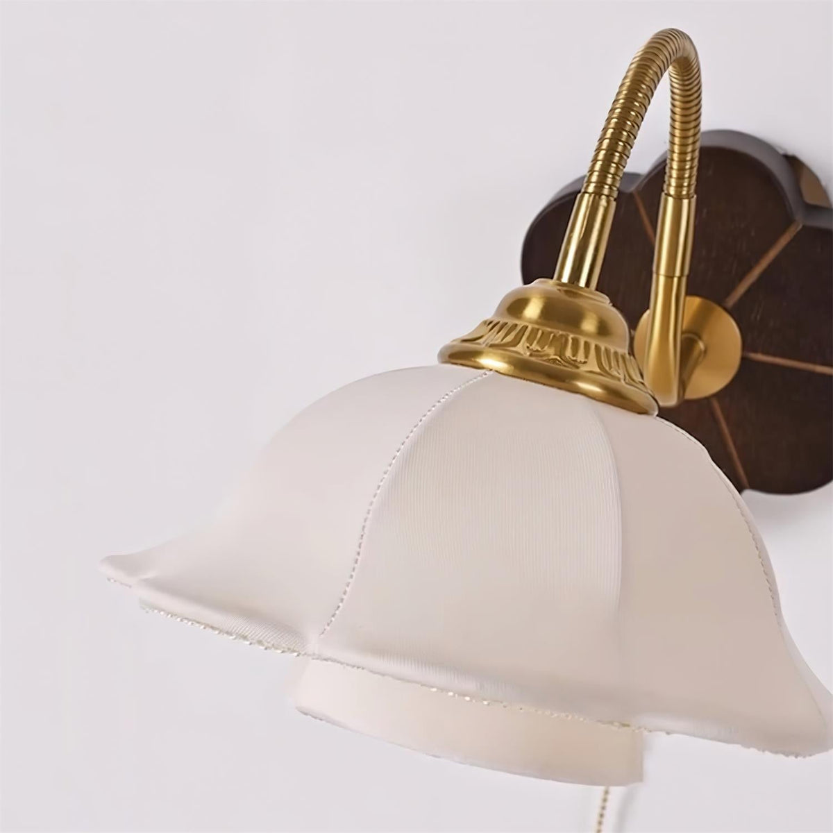 Renuaria Wall Lamp