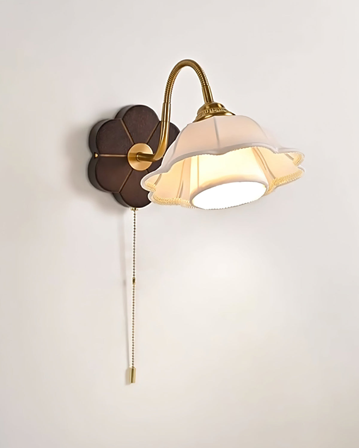 Renuaria Wall Lamp