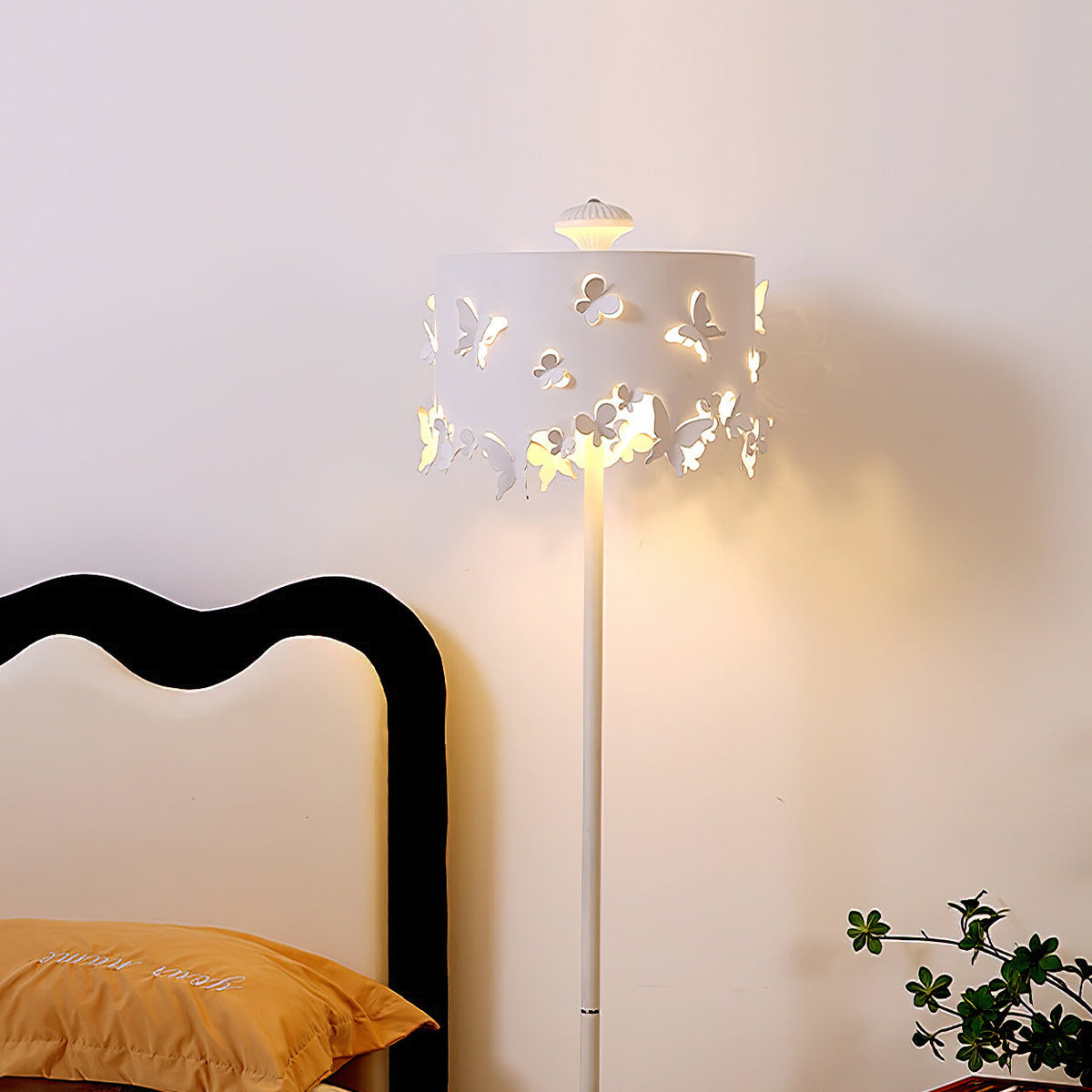 Soreelia Floor Lamp