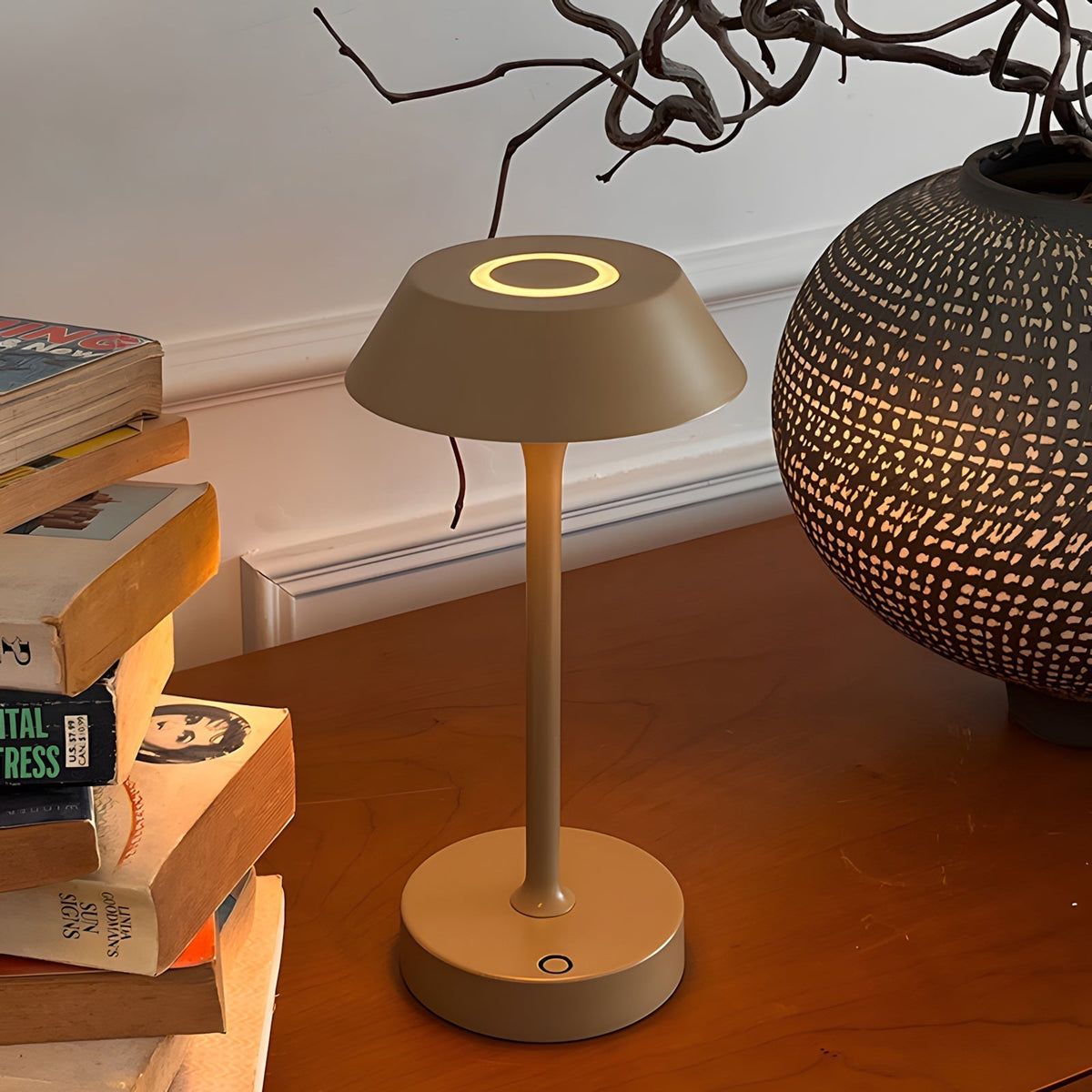 Elaelia Table Lamp