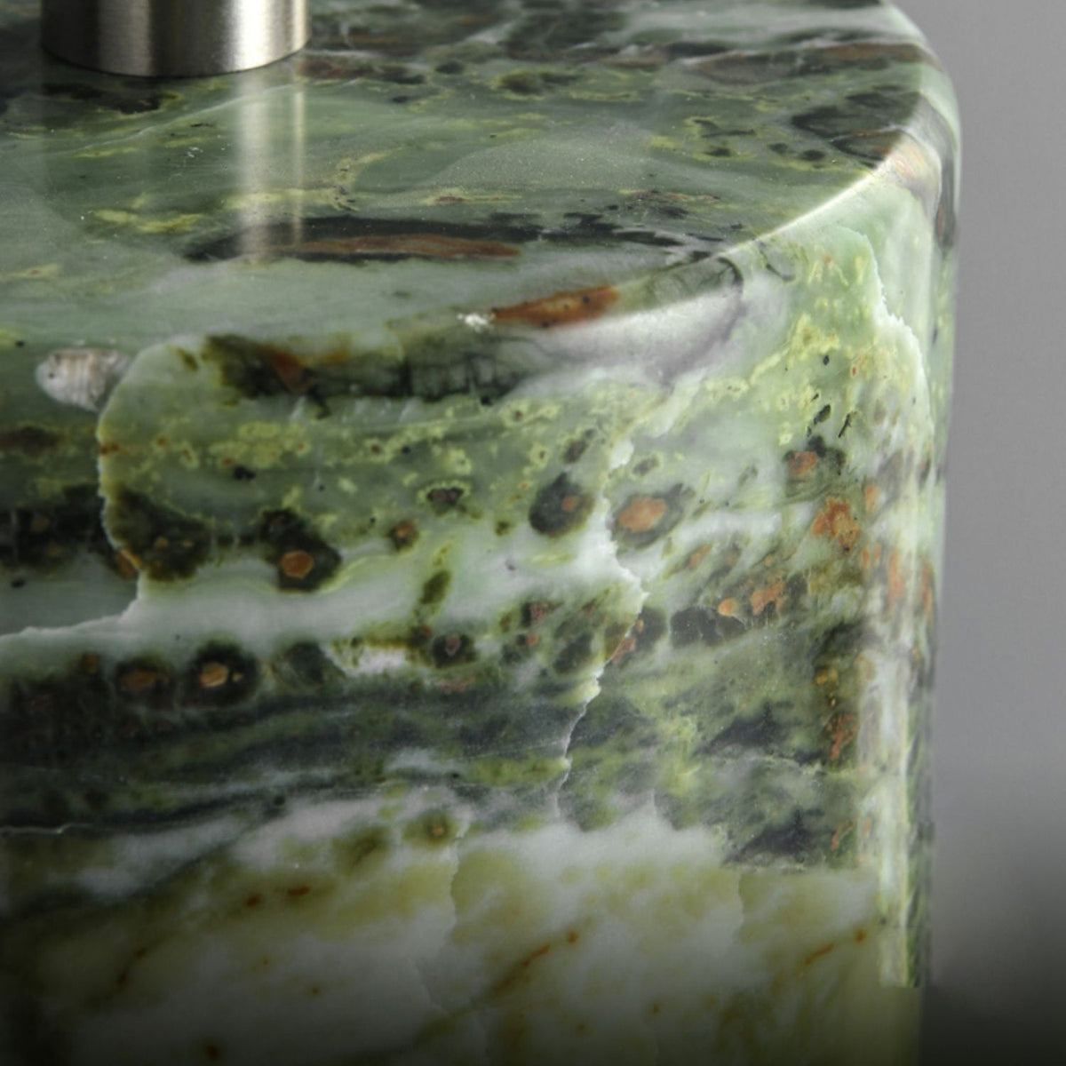 Viraelella Table Lamp