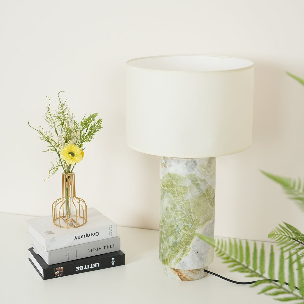 Viraelella Table Lamp