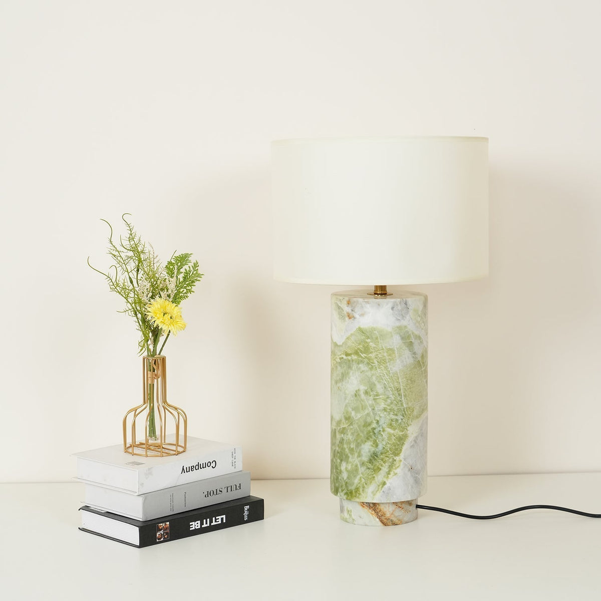 Viraelella Table Lamp