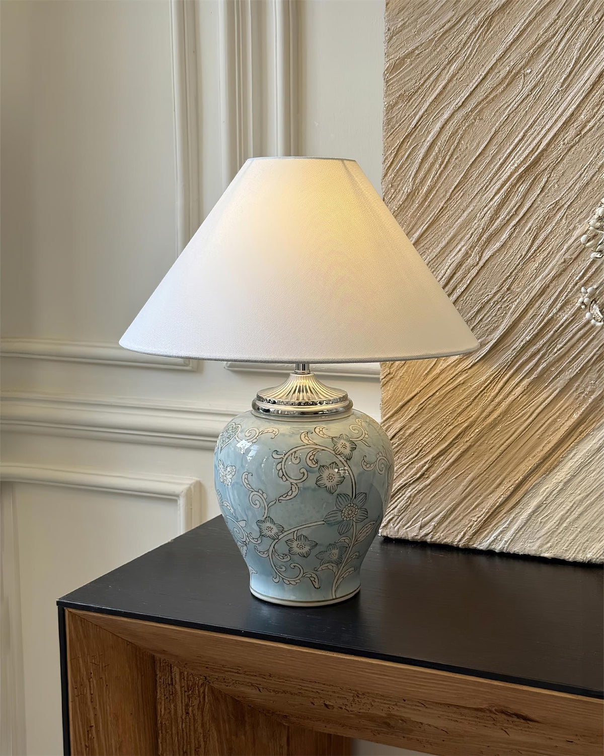 Viraarira Table Lamp