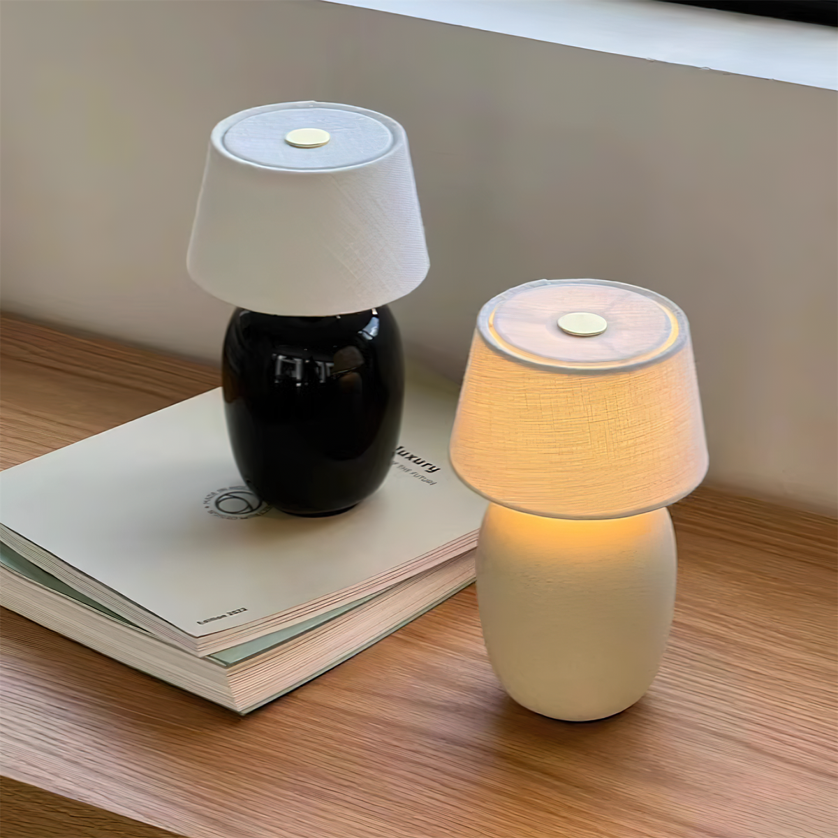 Viraiselia Table Lamp