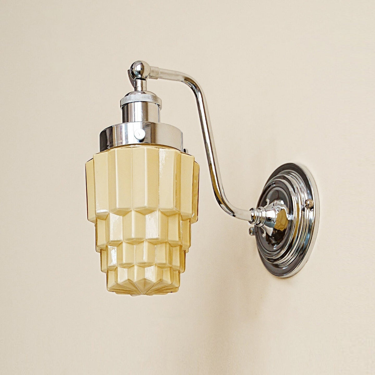 Velerella Wall Lamp