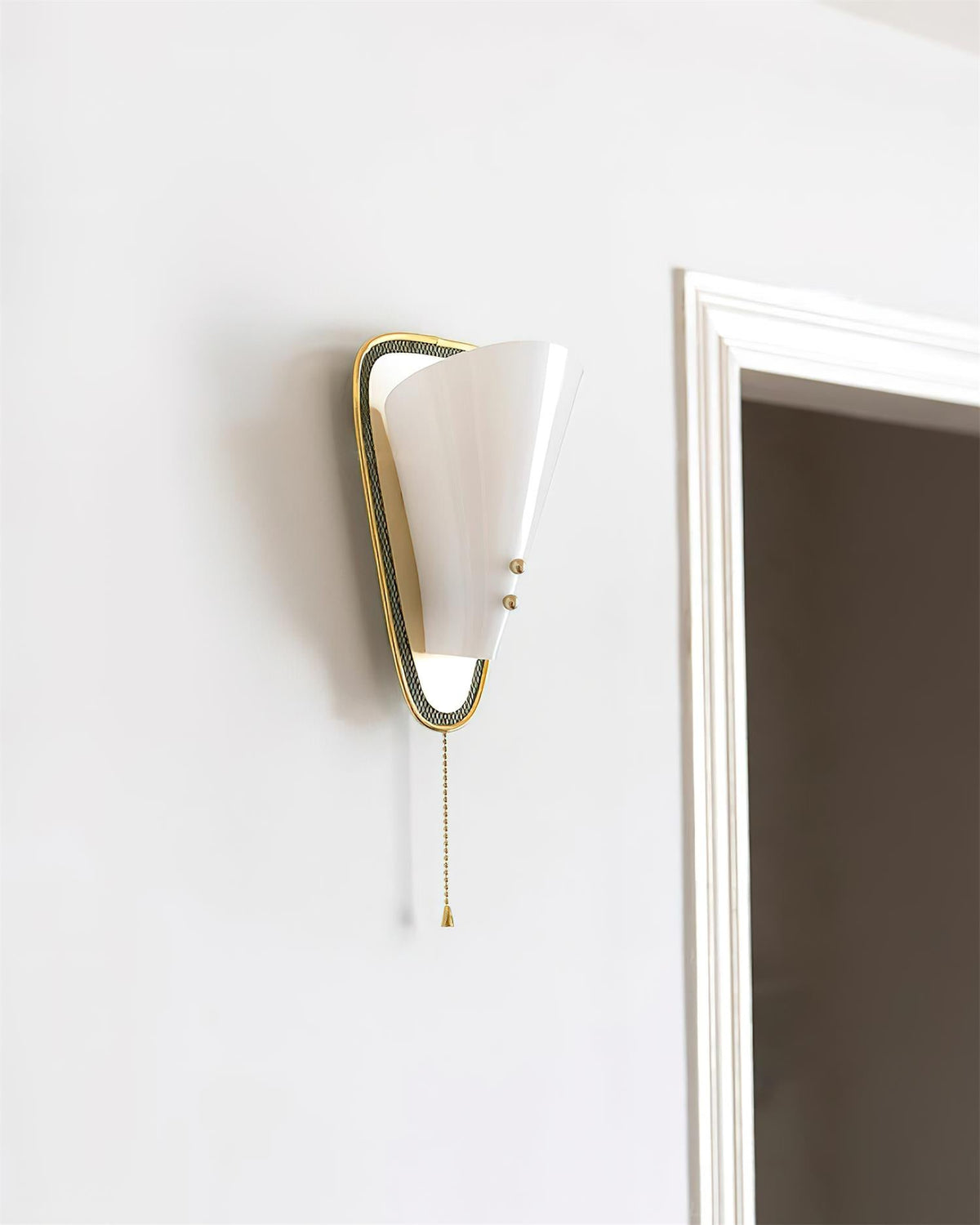 Marzio Sleek Sculptural Wall Lamp