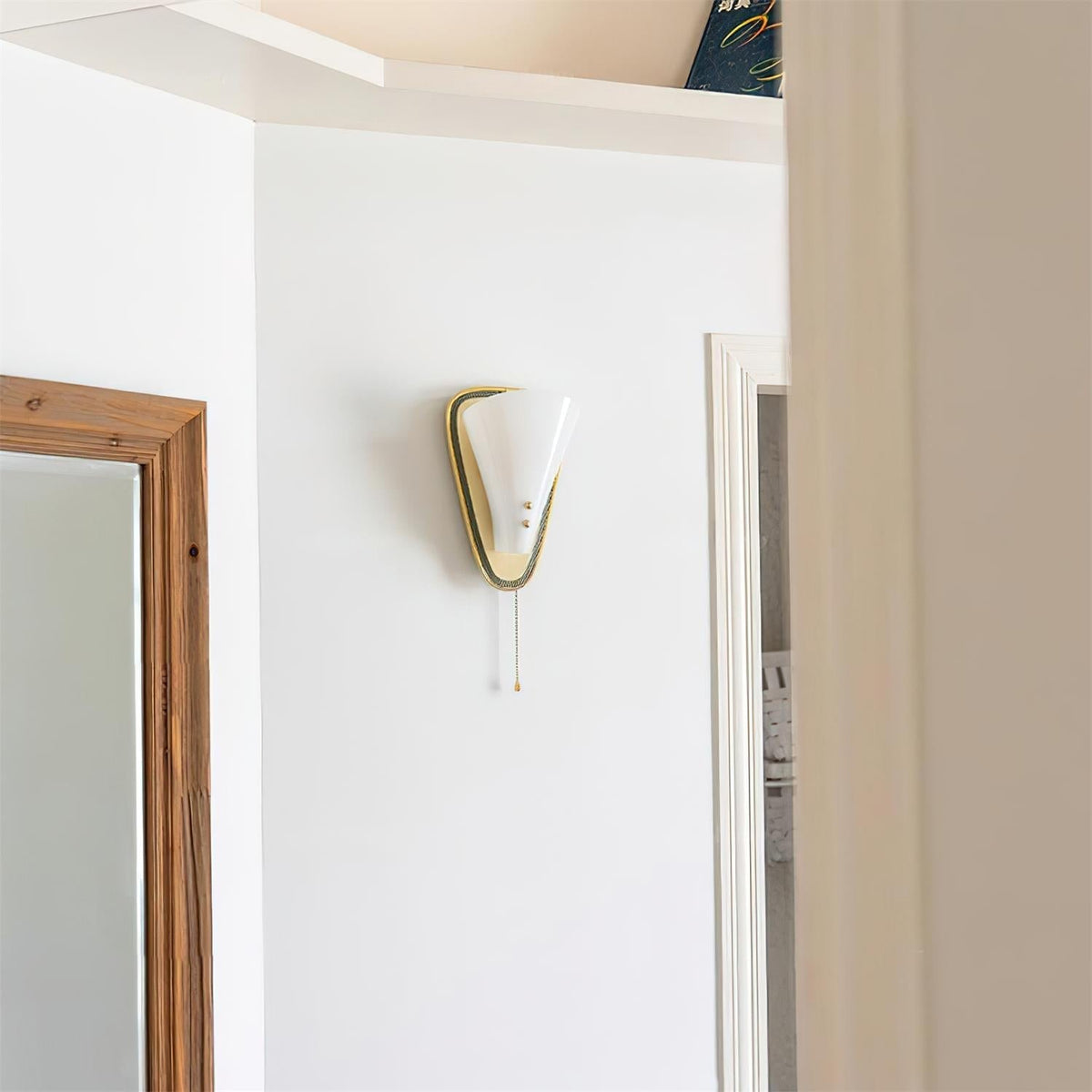 Marzio Sleek Sculptural Wall Lamp