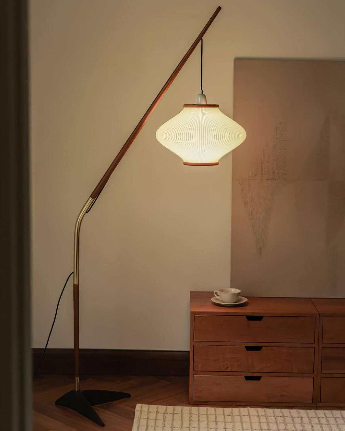 Elairira Floor Lamp