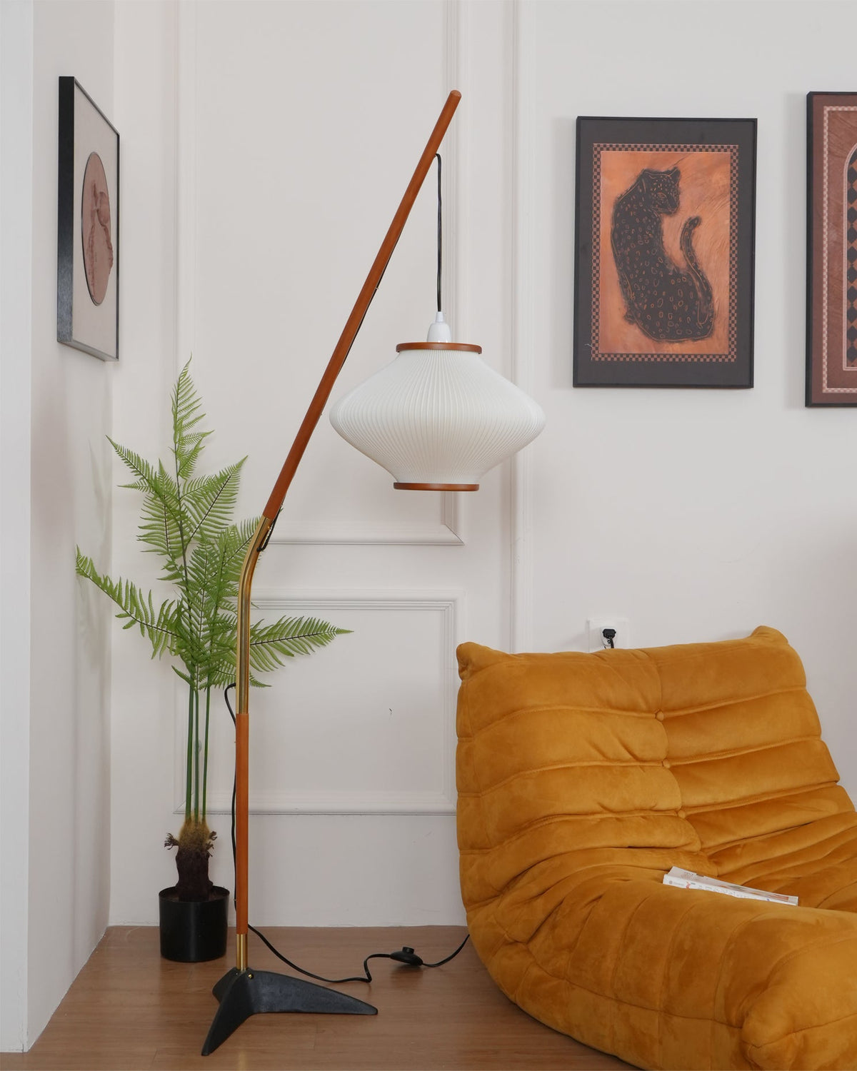 Elairira Floor Lamp