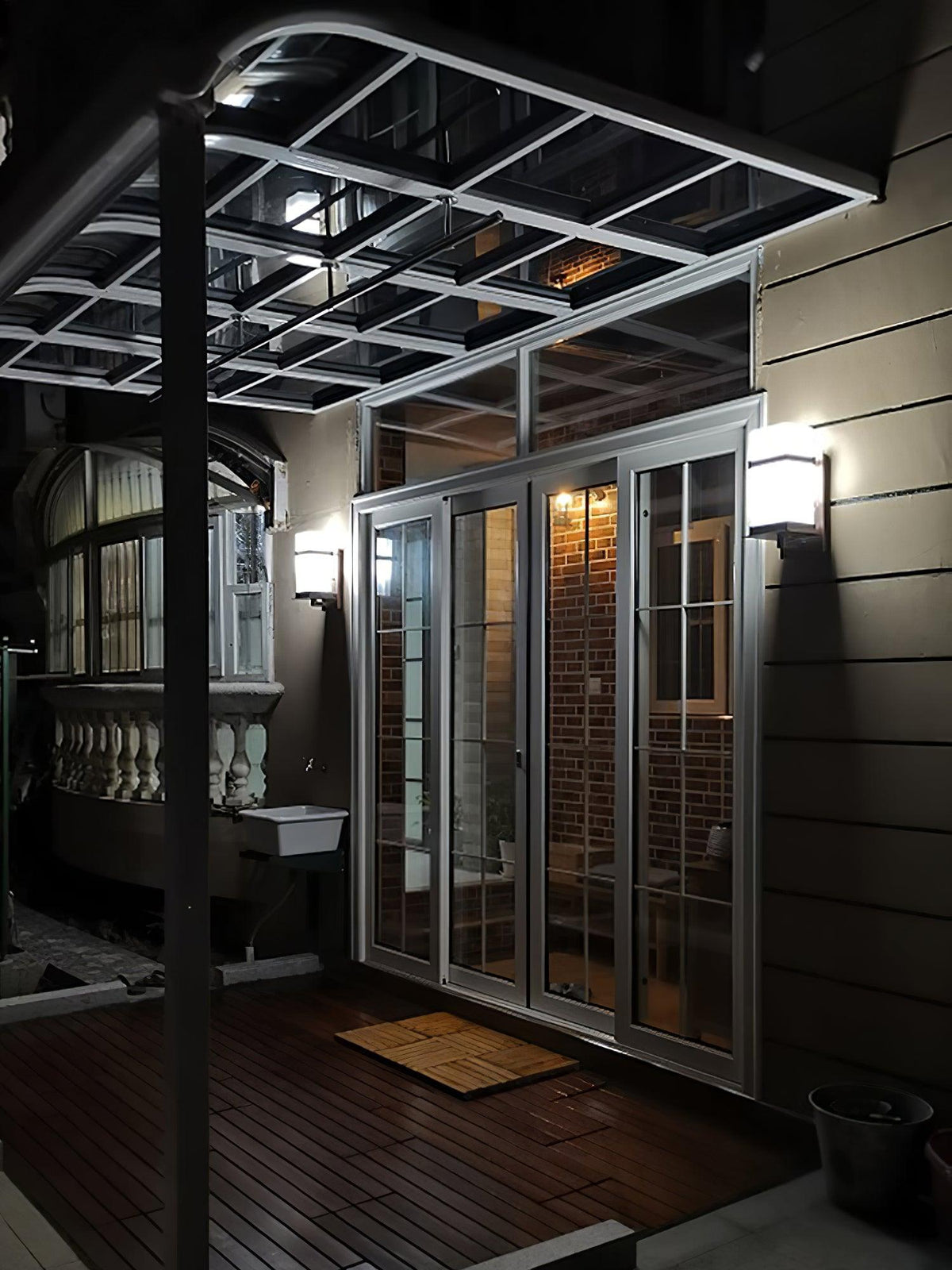 Velueria Outdoor Glass Wall Light