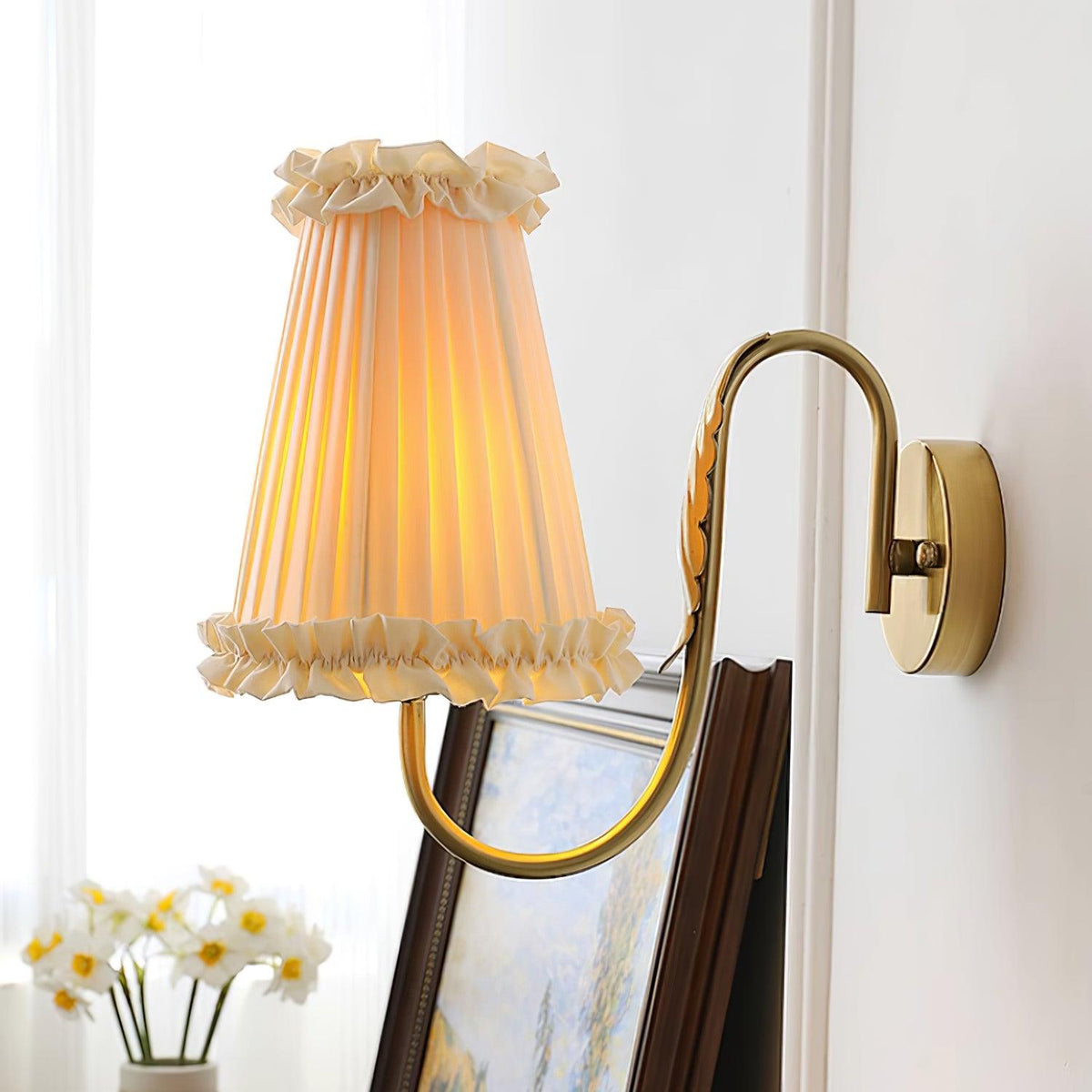 Mcveigh Refined Vintage Gold Finish Wall Lamp