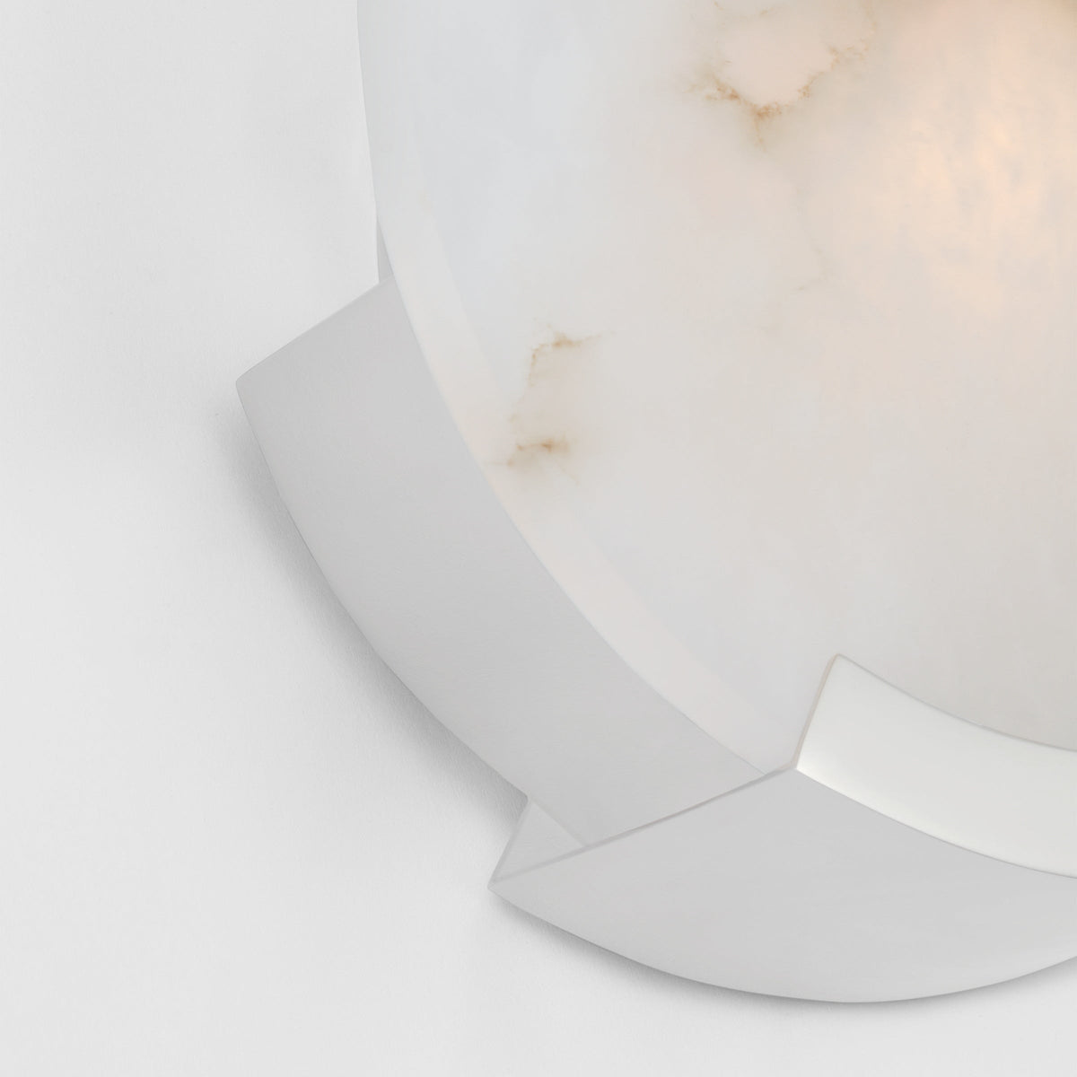 Nivenella Round Alabaster Wall Lamp