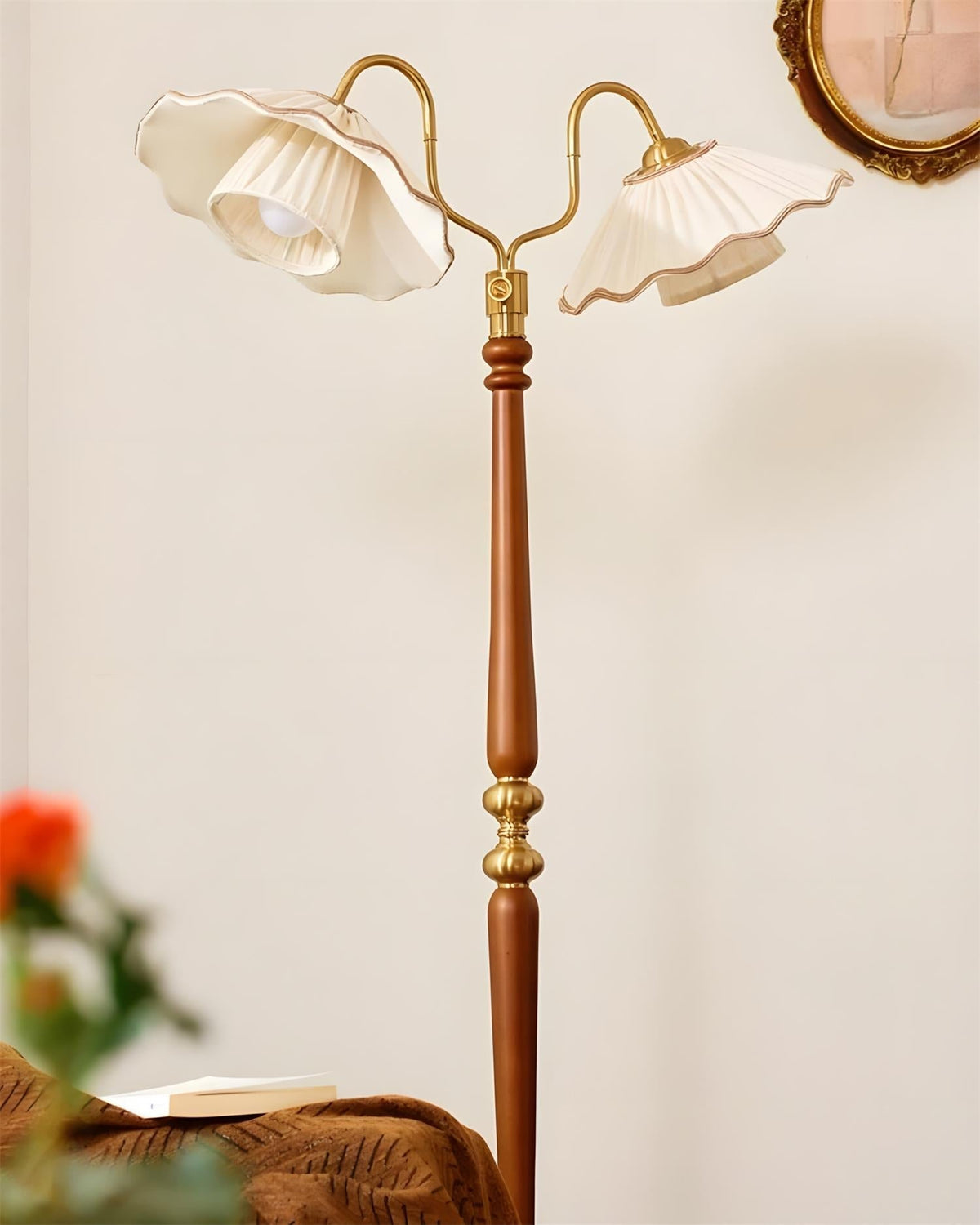 Orelaette Floor Light