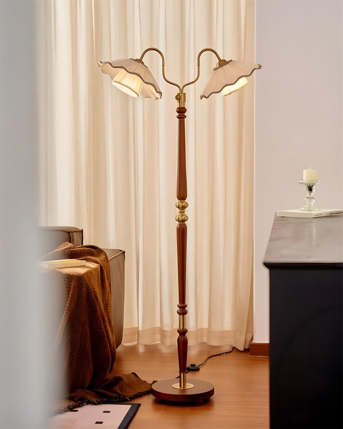 Orelaette Floor Light