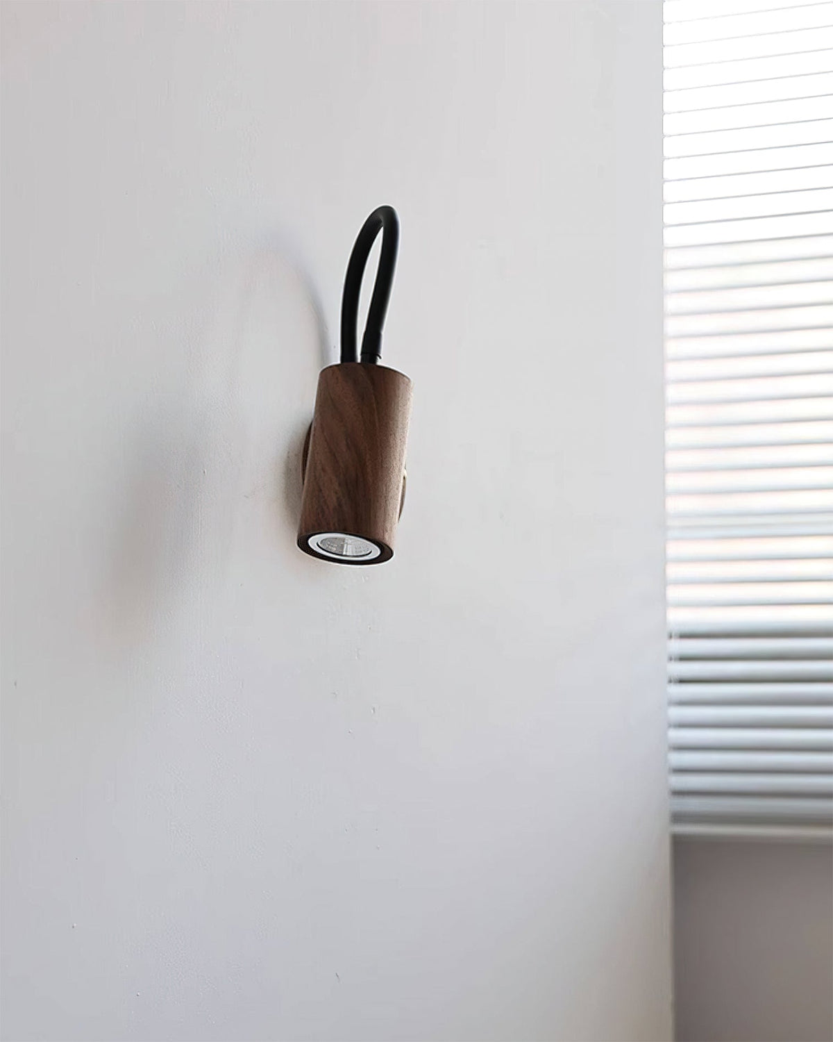Selaora Wall Lamp