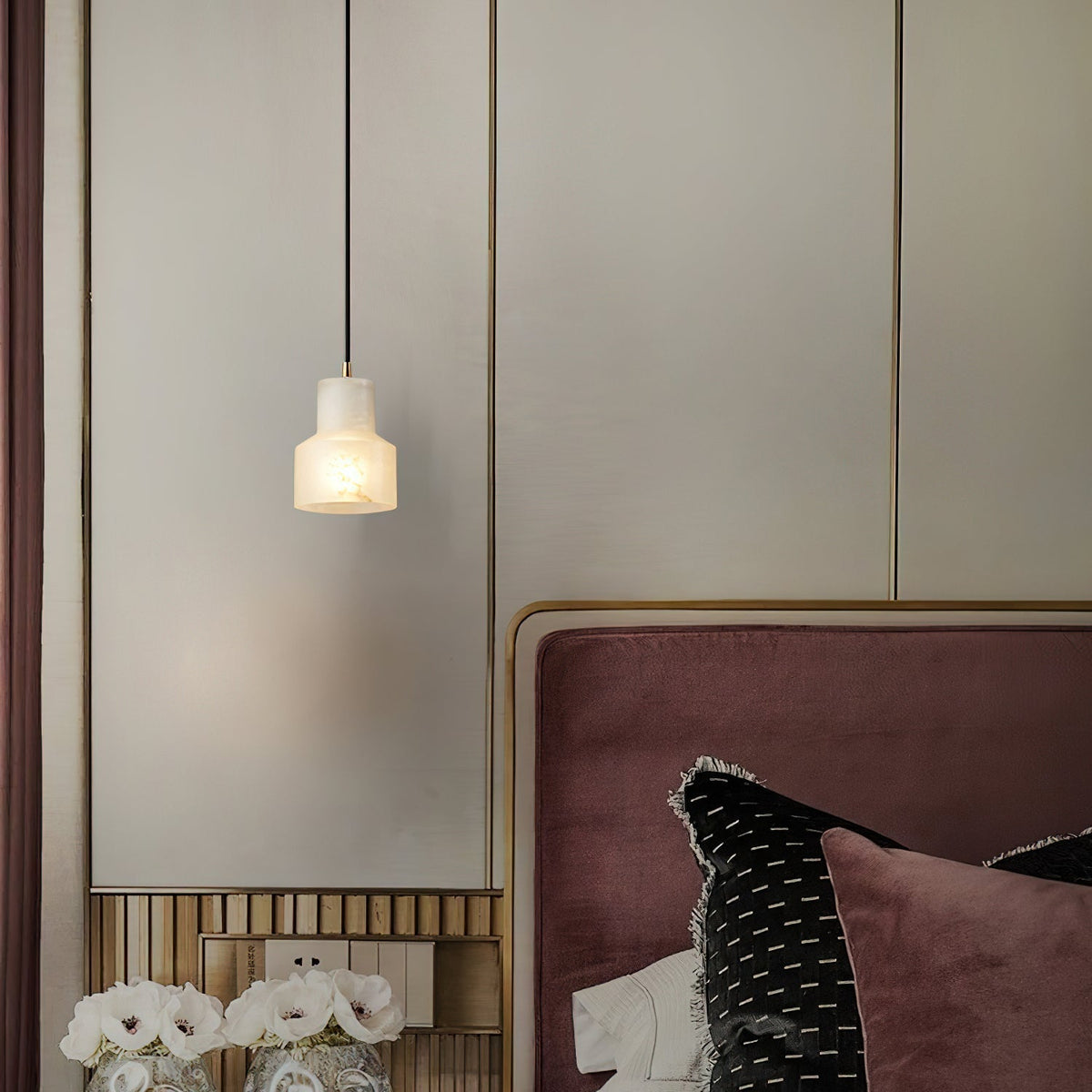 Kuvimar Alabaster Pendant Light Brass Luxurious