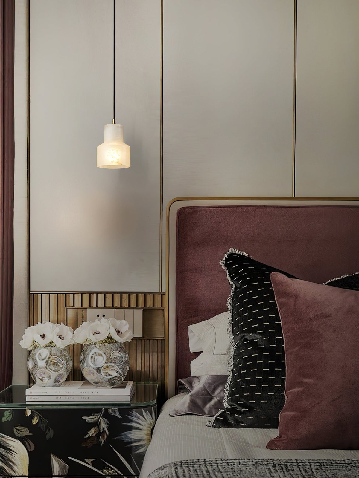 Albelia Brass Alabaster Pendnat Light
