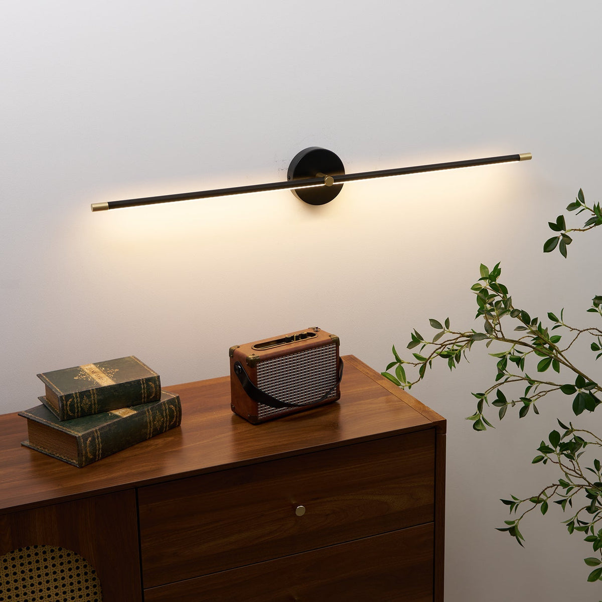 Minimalist Modern Minimalist Linear LED Plug-in Wall Lamp