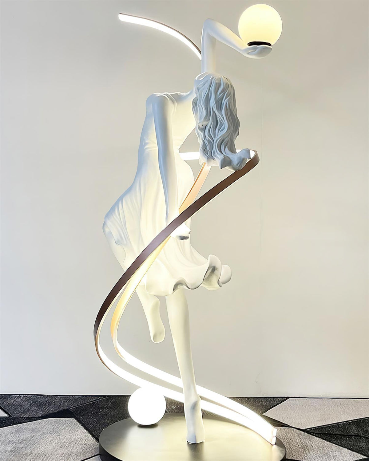 Velalielle Floor Lamp