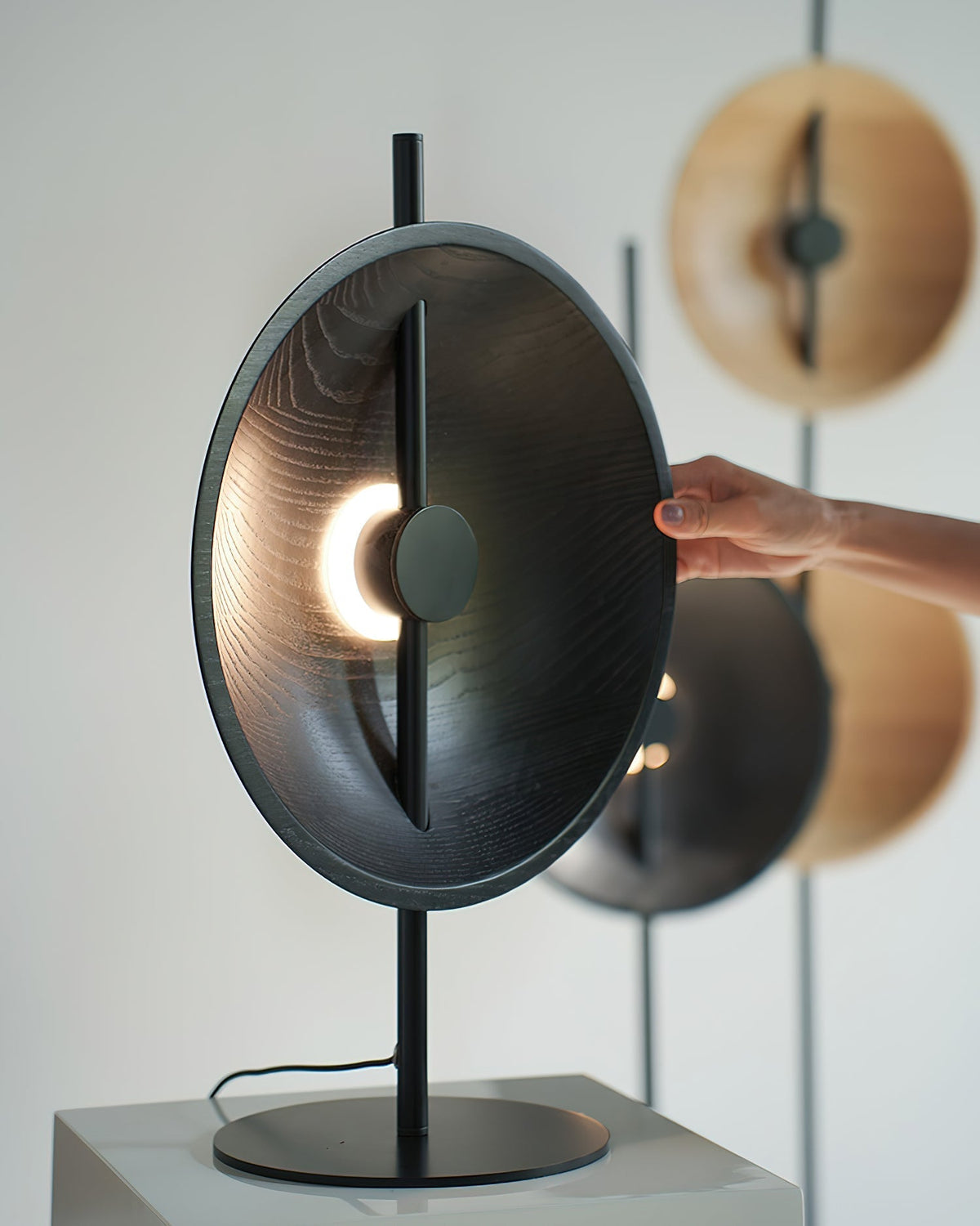 Orelerelia Table Lamp