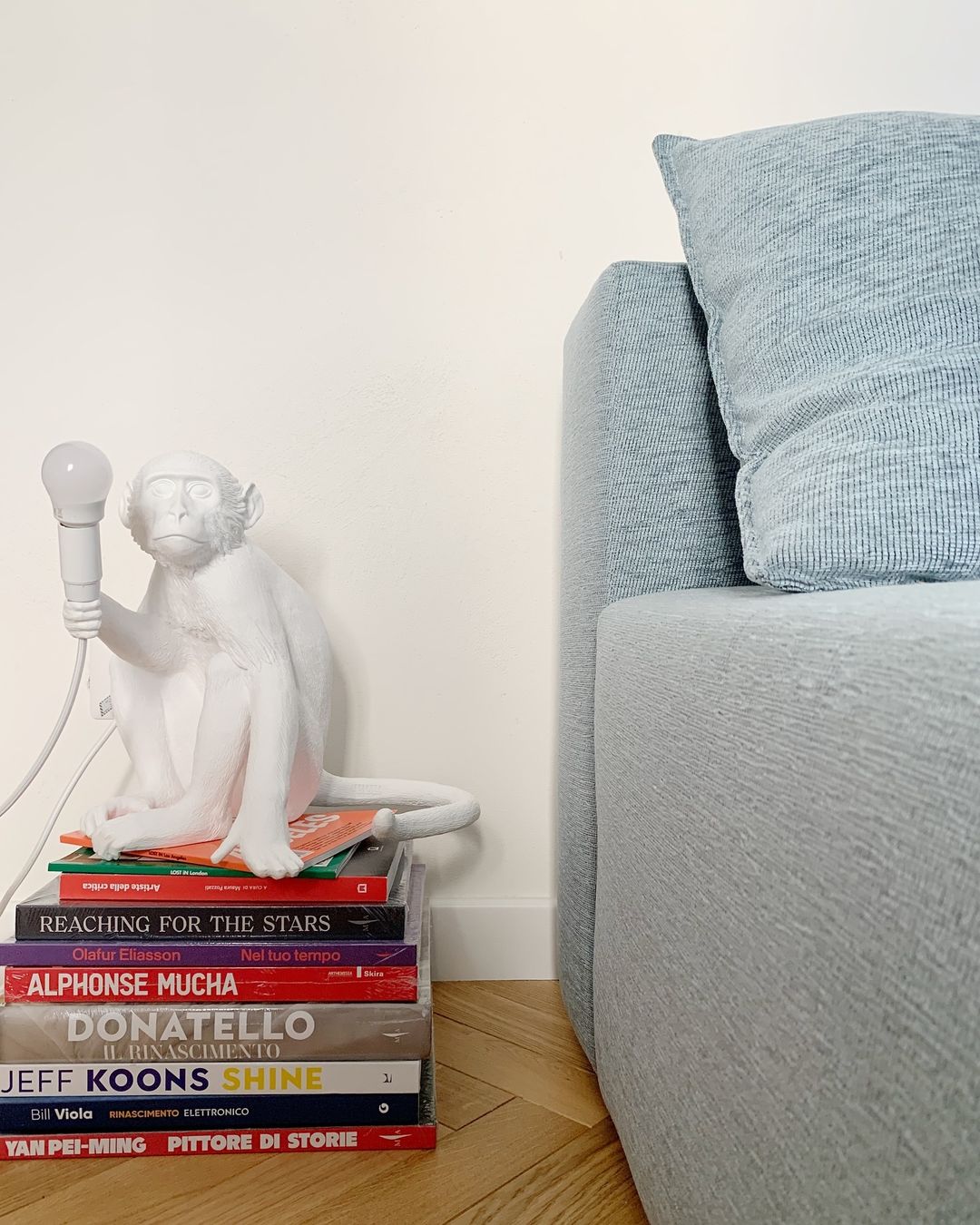 Velaeria Table Lamp