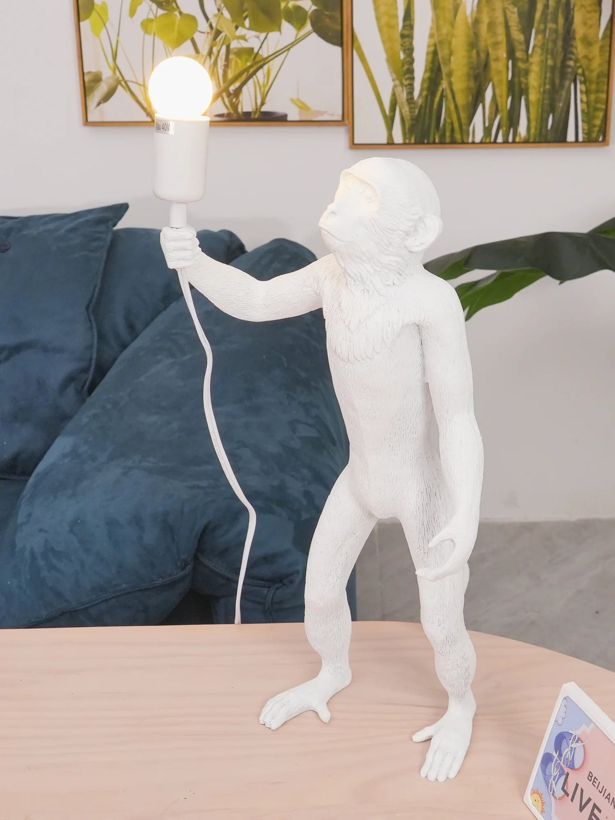 Velaeria Table Lamp