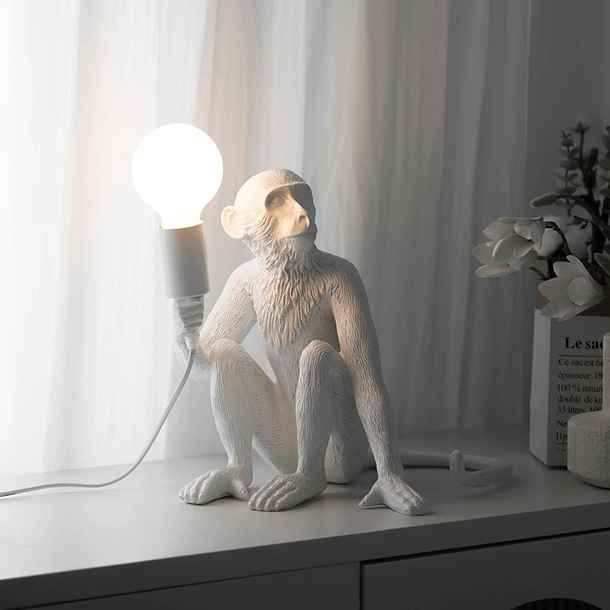 Velaeria Table Lamp