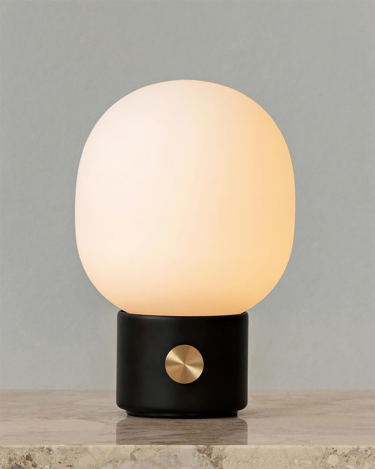 Velaaya Table Lamp