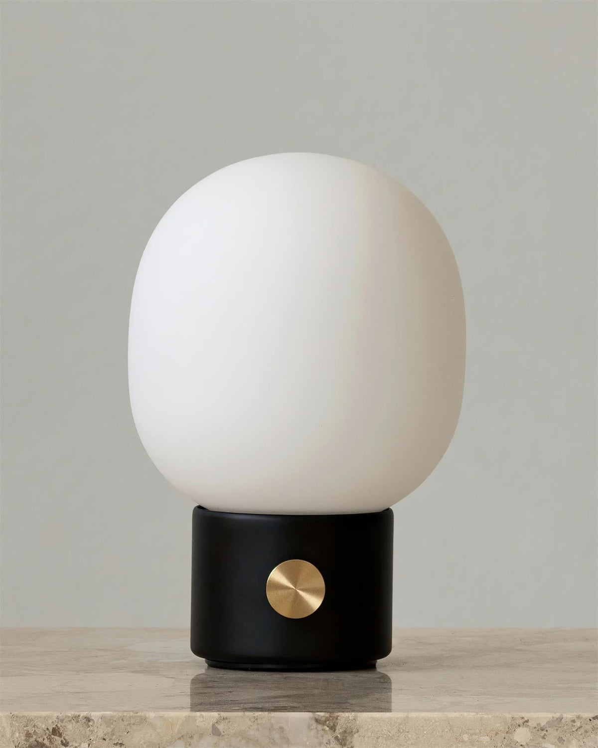 Velaaya Table Lamp